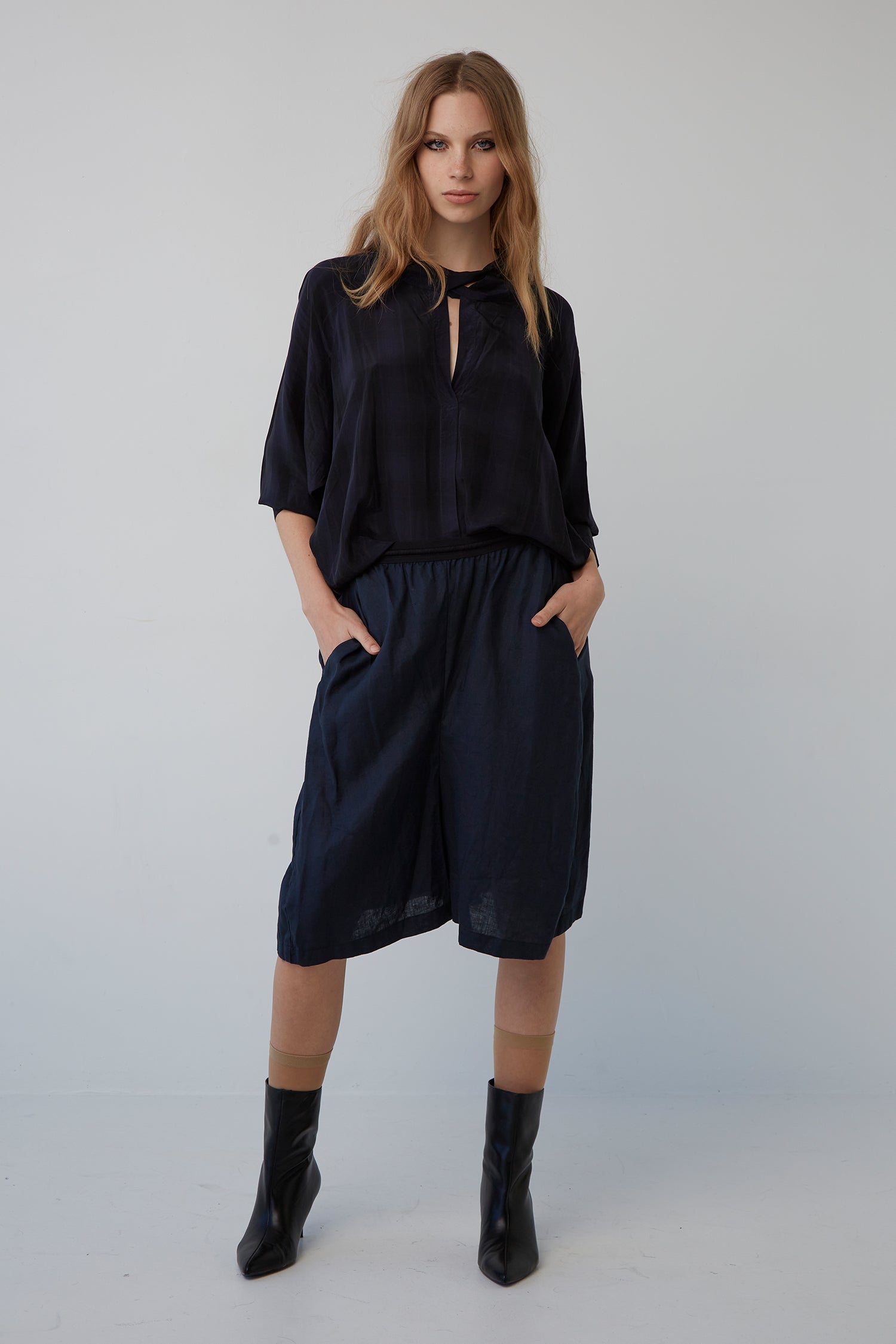 BATWOMAN IN NIGHTWATCH, S24