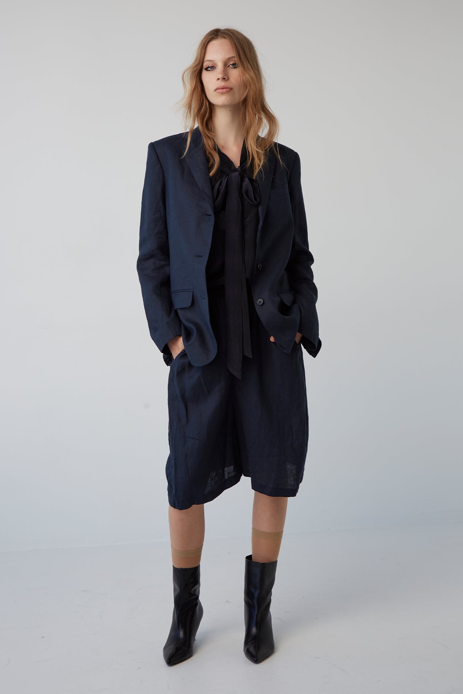 BATWOMAN IN NIGHTWATCH, S24