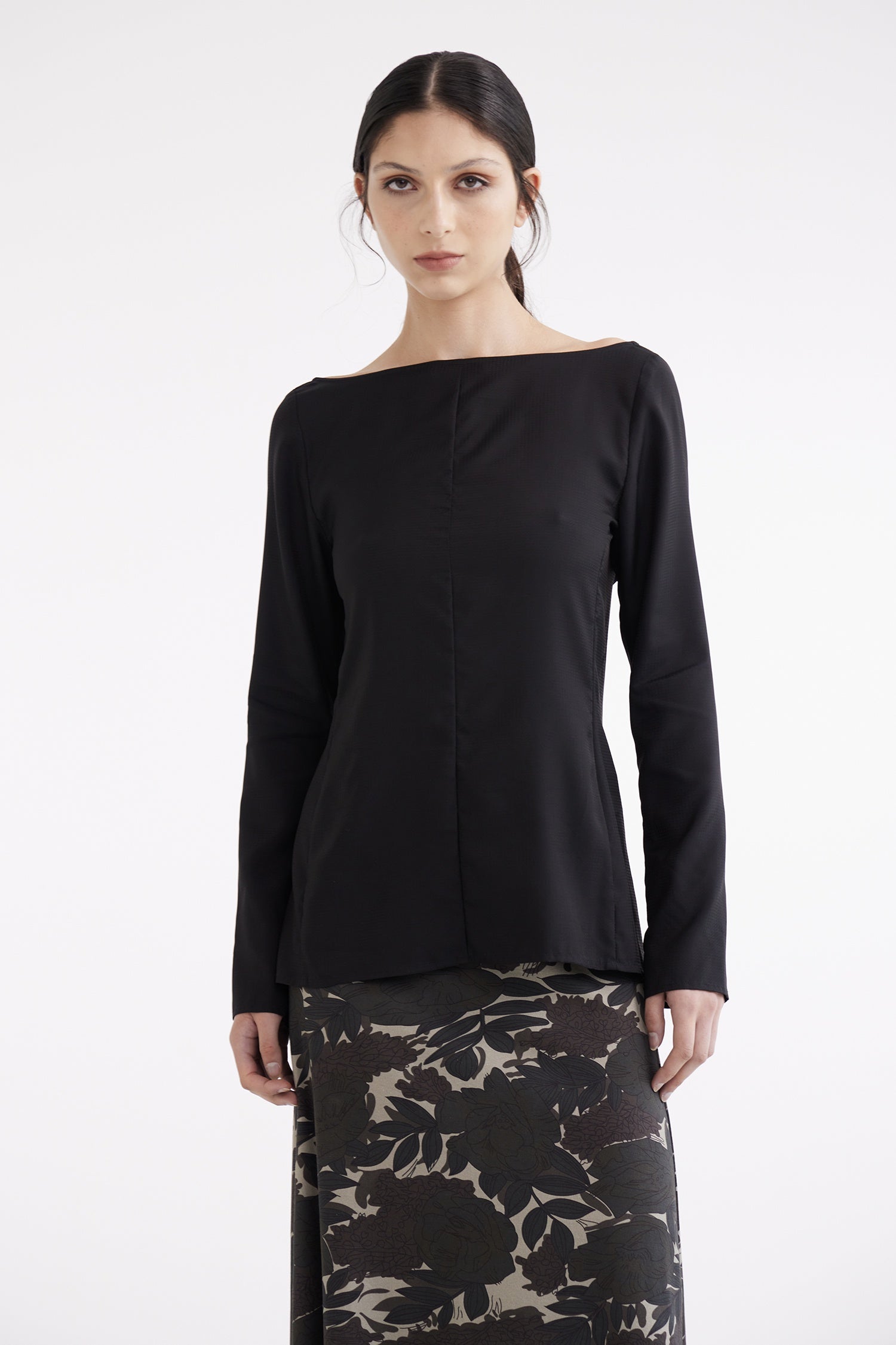 BACK TO FRONT IN GRAPH, S25 - Zambesi Store