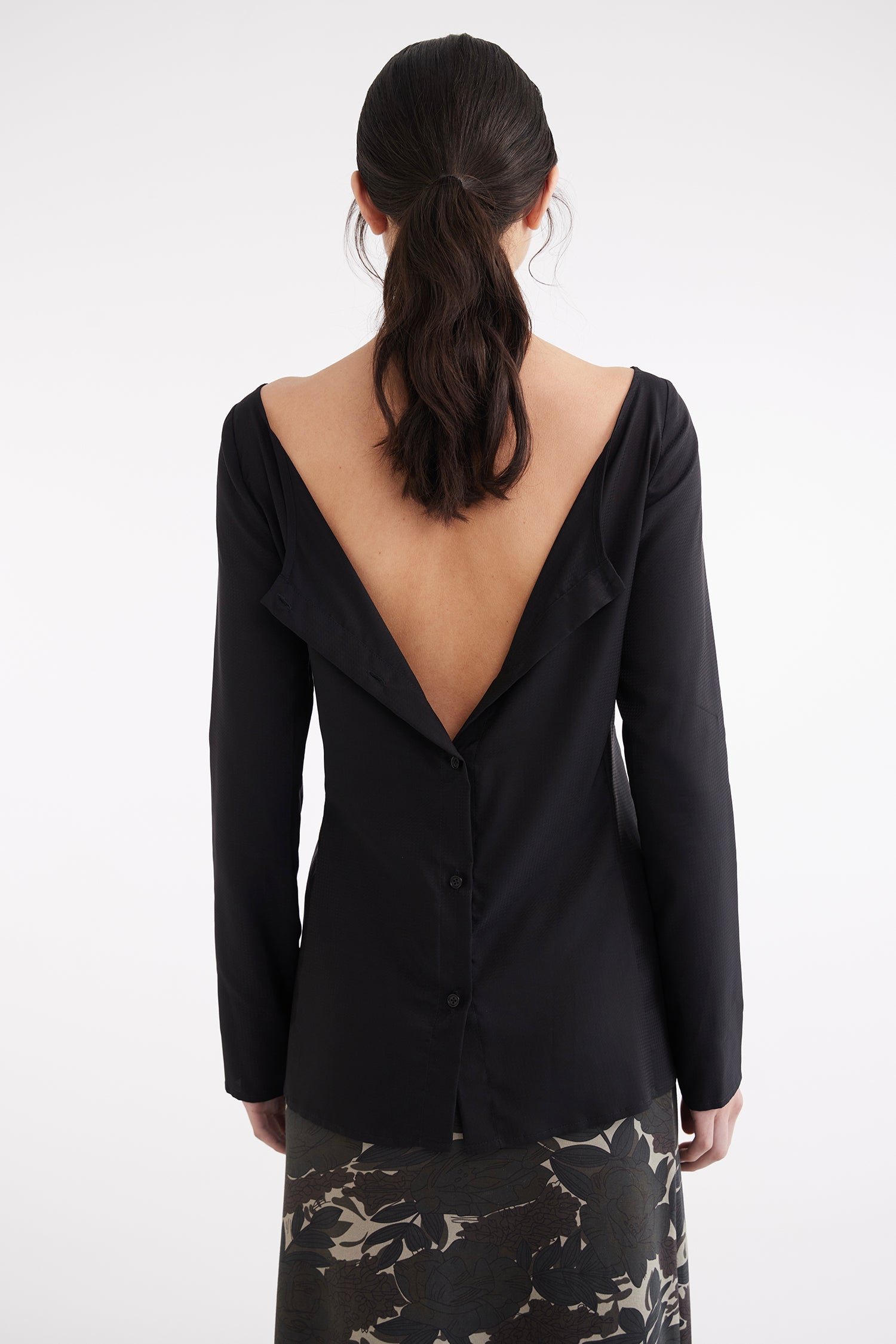 BACK TO FRONT IN GRAPH, S25 - Zambesi Store