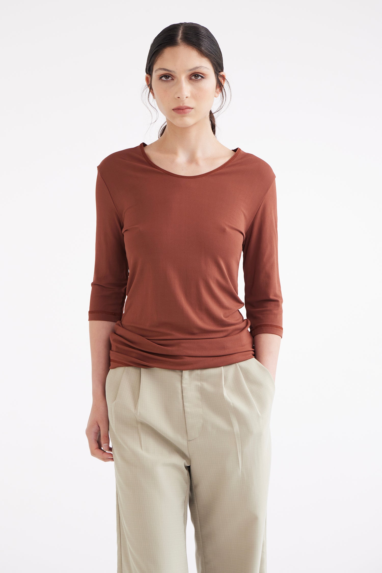 STAPLE T IN RUSSET, S25