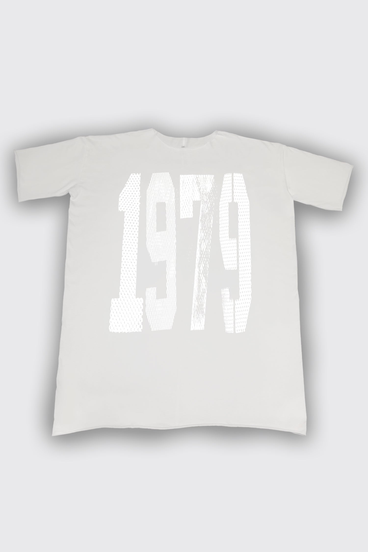 1979 LONG TEE IN WHITE/WHITE, SS26
