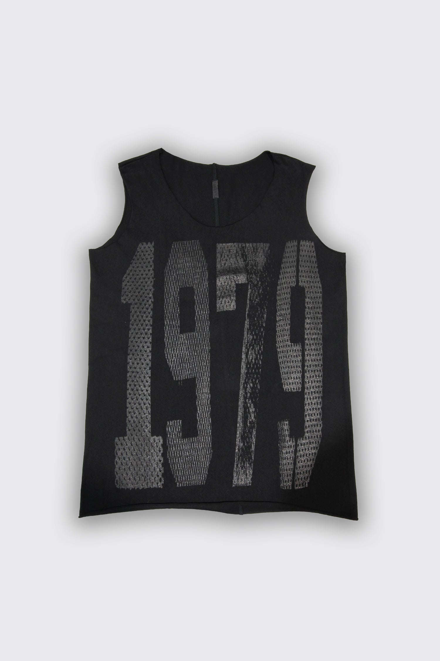 1979 TANK IN BLACK/BLACK, SS26