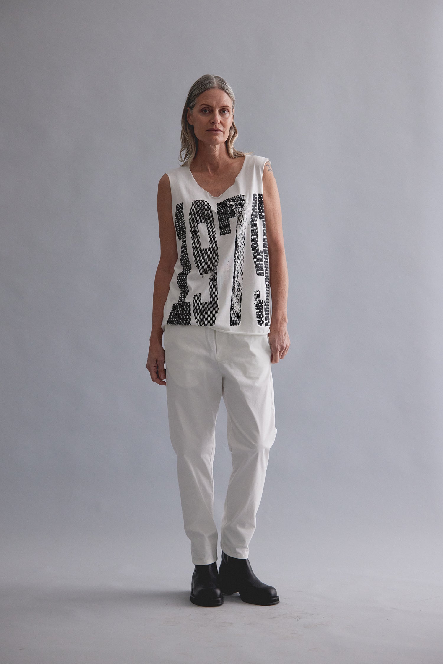 1979 TANK IN WHITE/BLACK, SS26