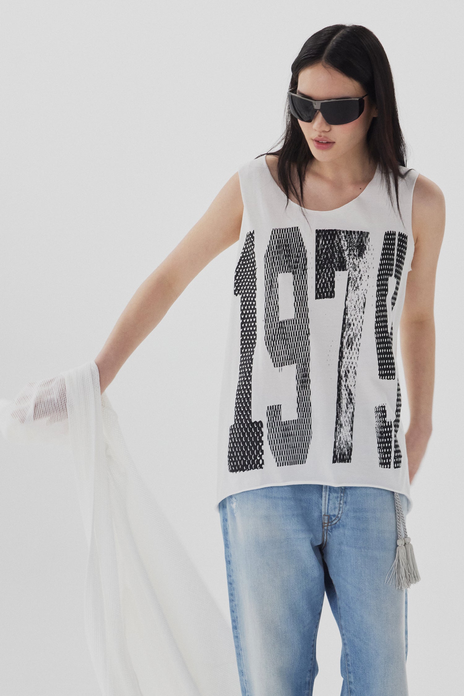 1979 TANK IN WHITE/BLACK, SS26