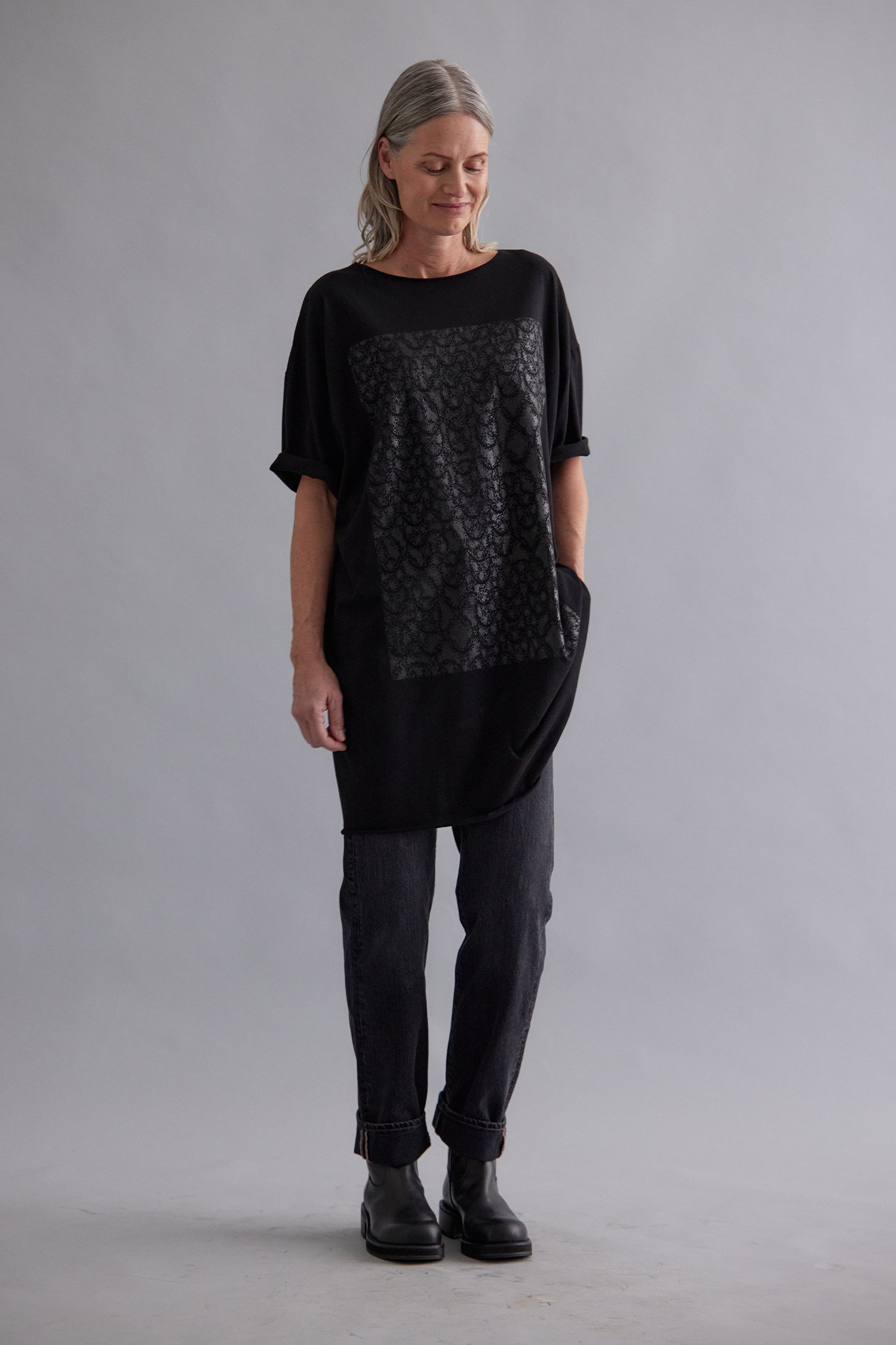 CHAINMAIL LONG TEE IN BLACK/BLACK, SS26