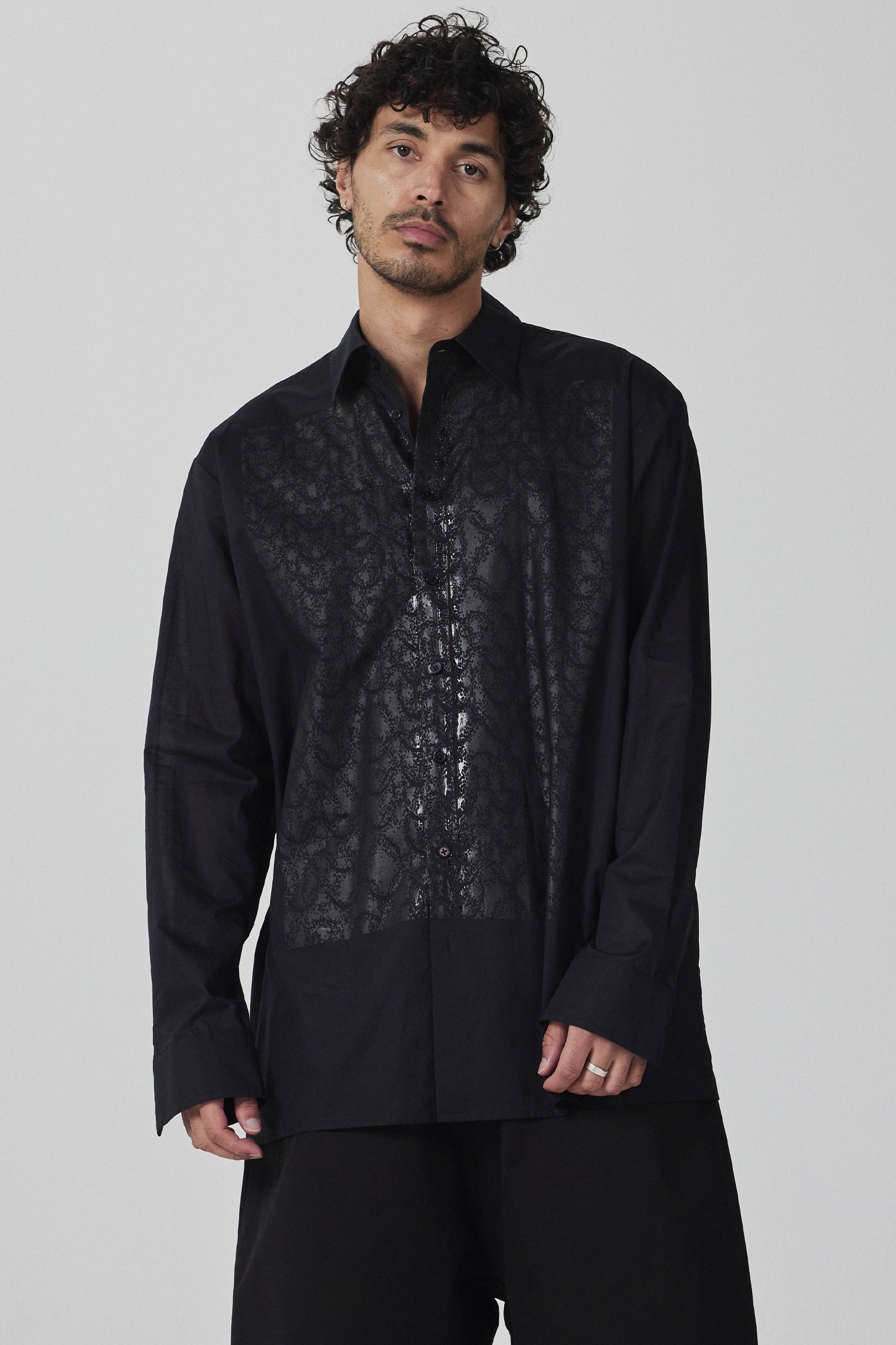 CHRONICLE IN BLACK, SS26