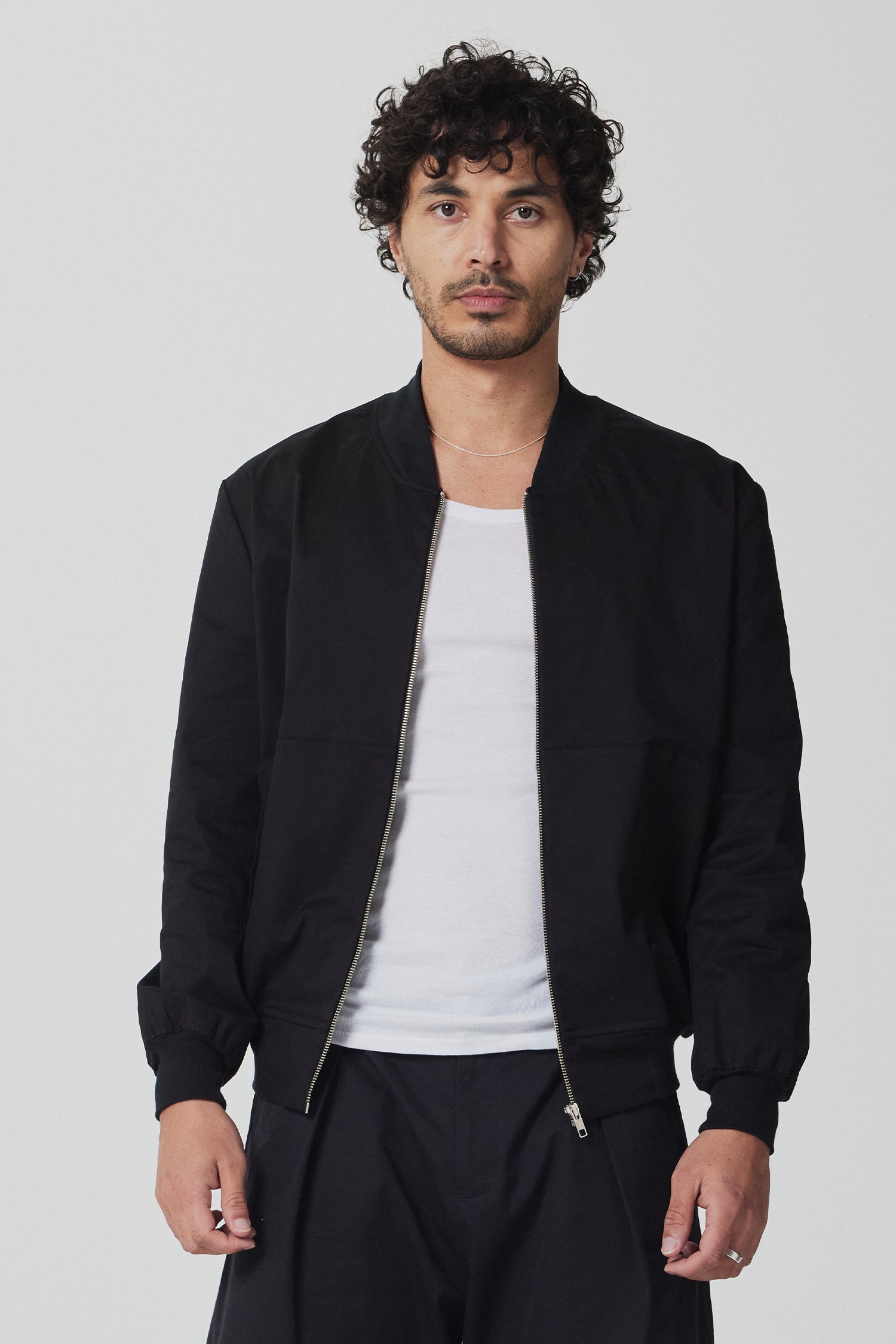 COACH IN BLACKOUT,  SS26