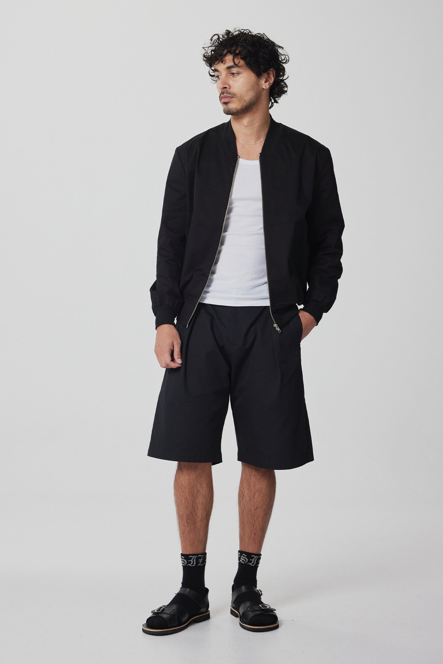 COACH IN BLACKOUT,  SS26