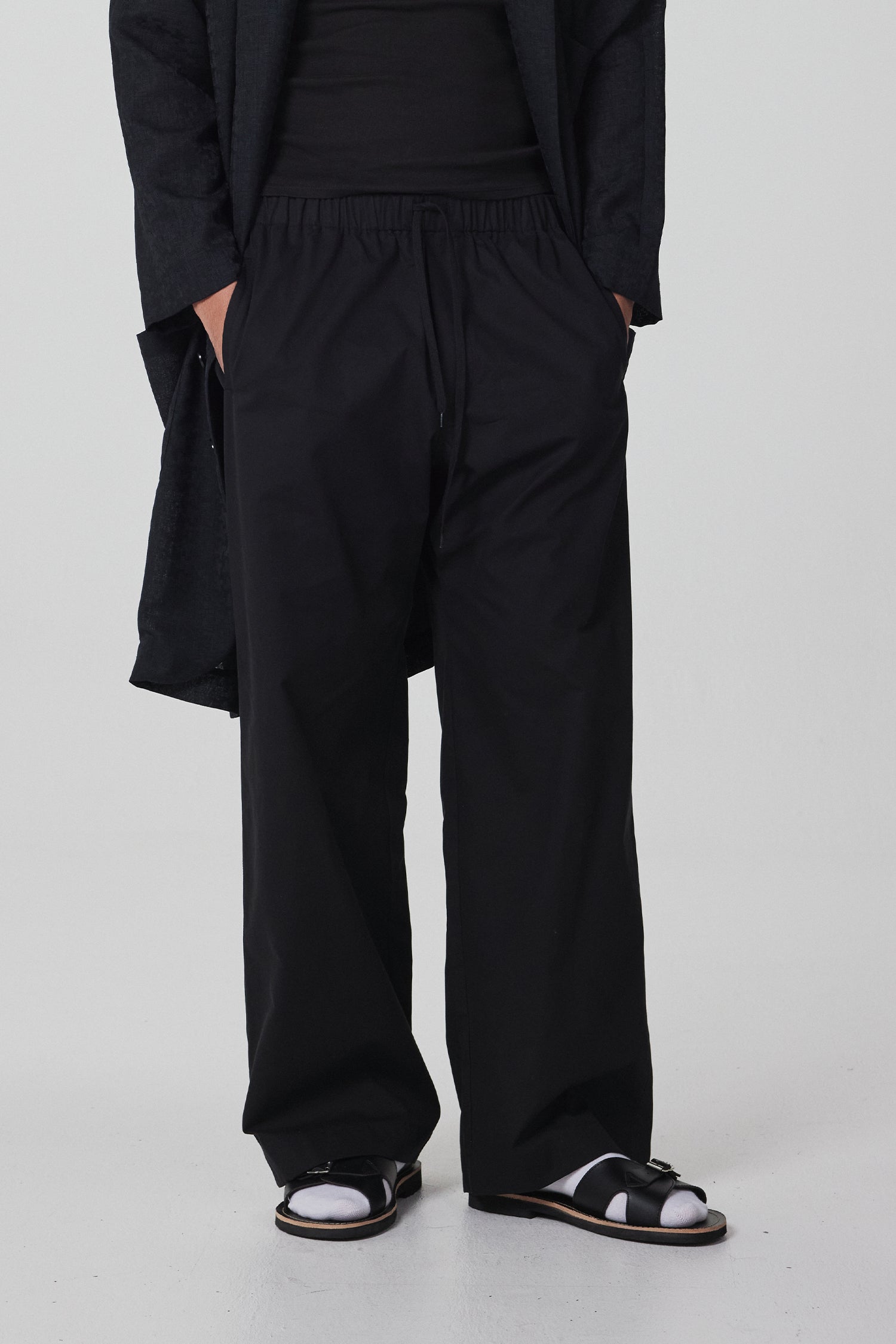 DRAWSTRING PANT IN PEPPER, SS26