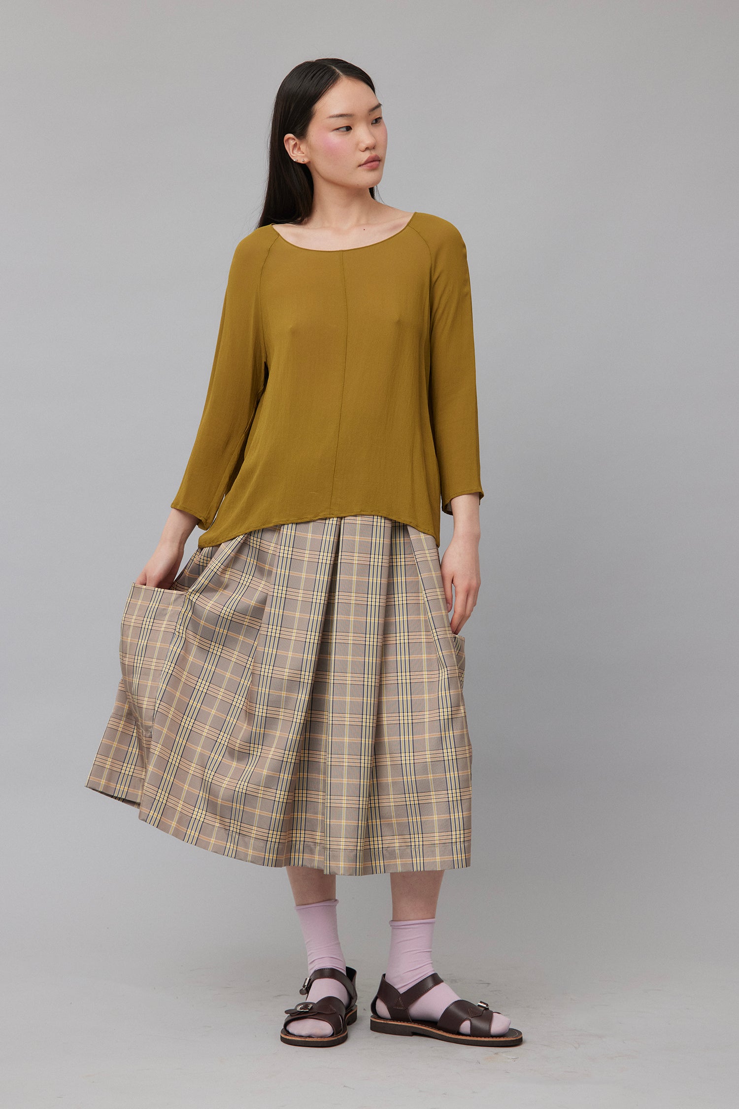 VOLUME IN CROSS ROAD, SS26