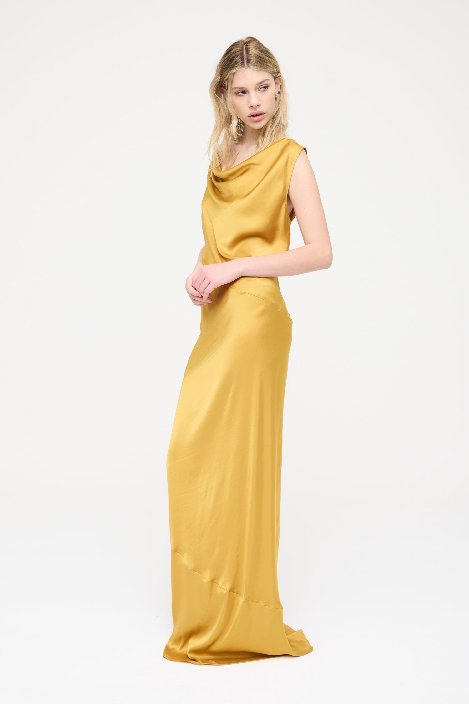 APHRODITE IN CARAT, SS27