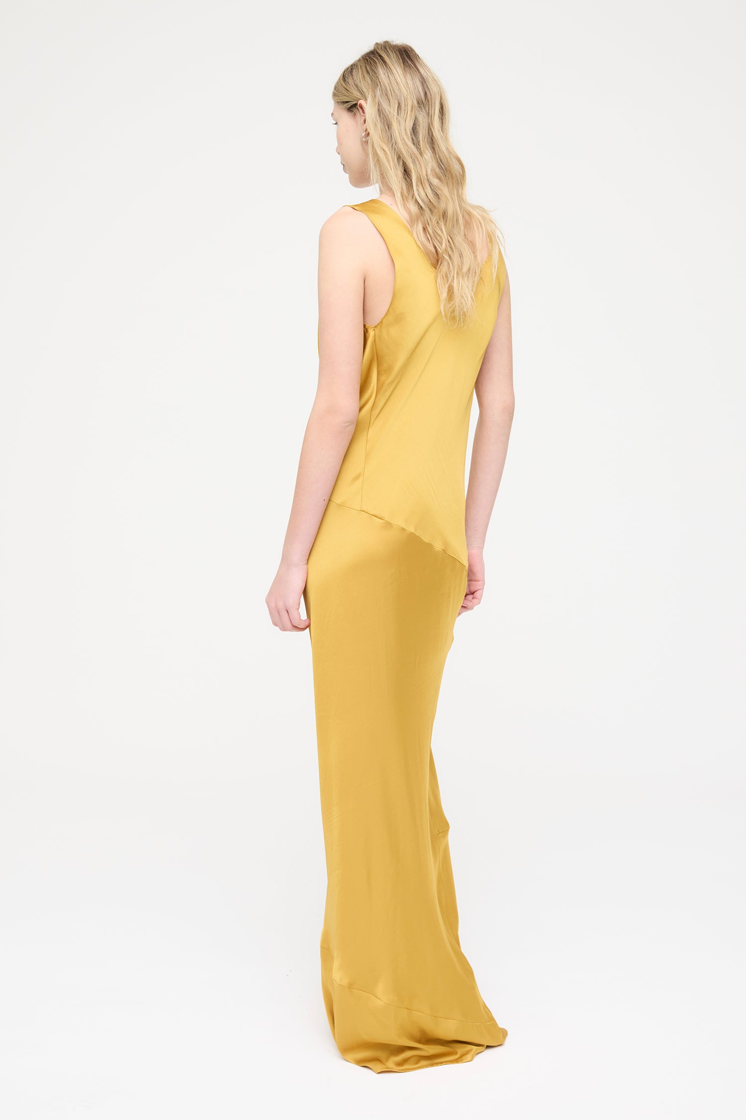 APHRODITE IN CARAT, SS27
