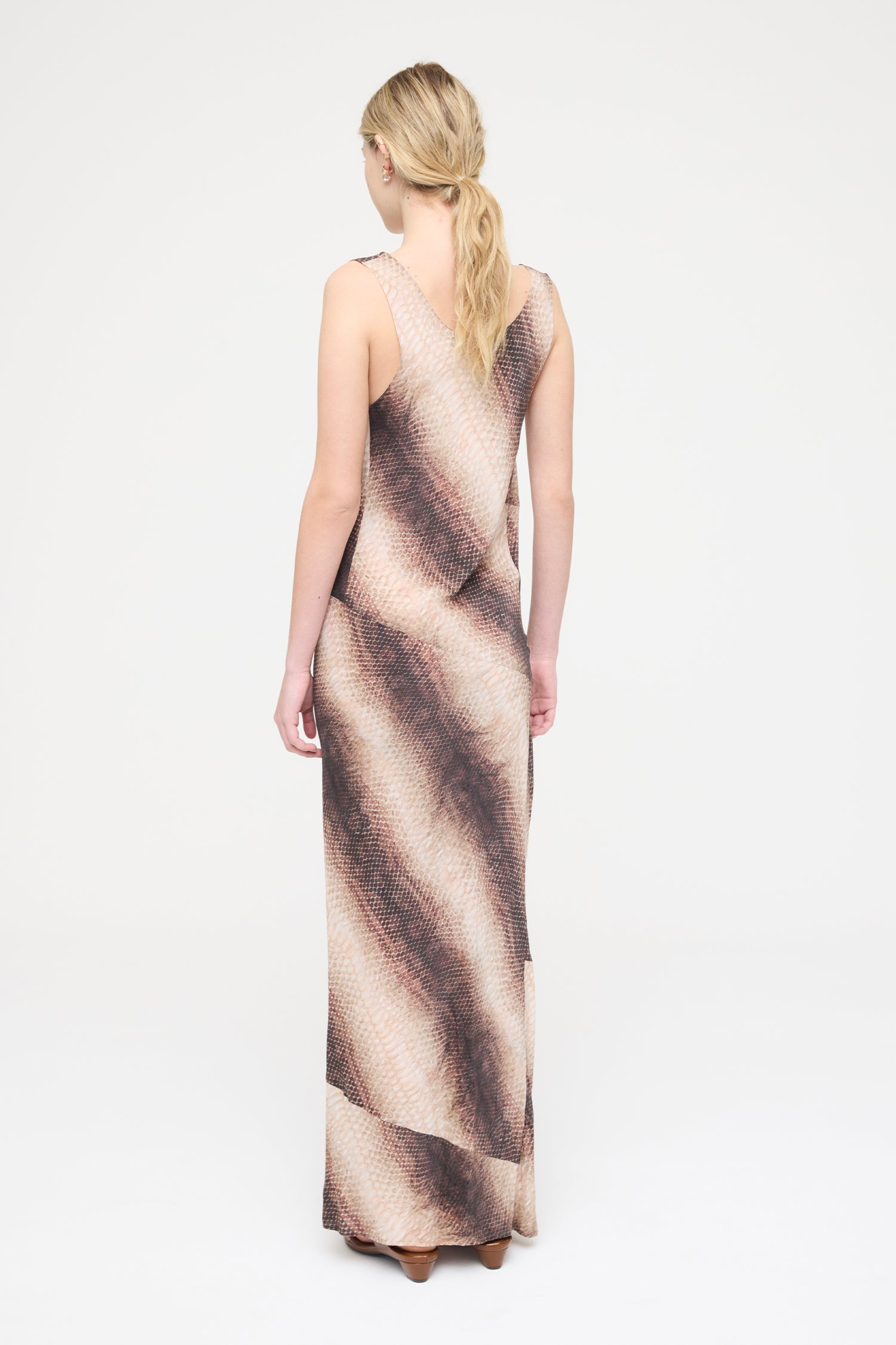 APHRODITE IN SNAKE, SS27