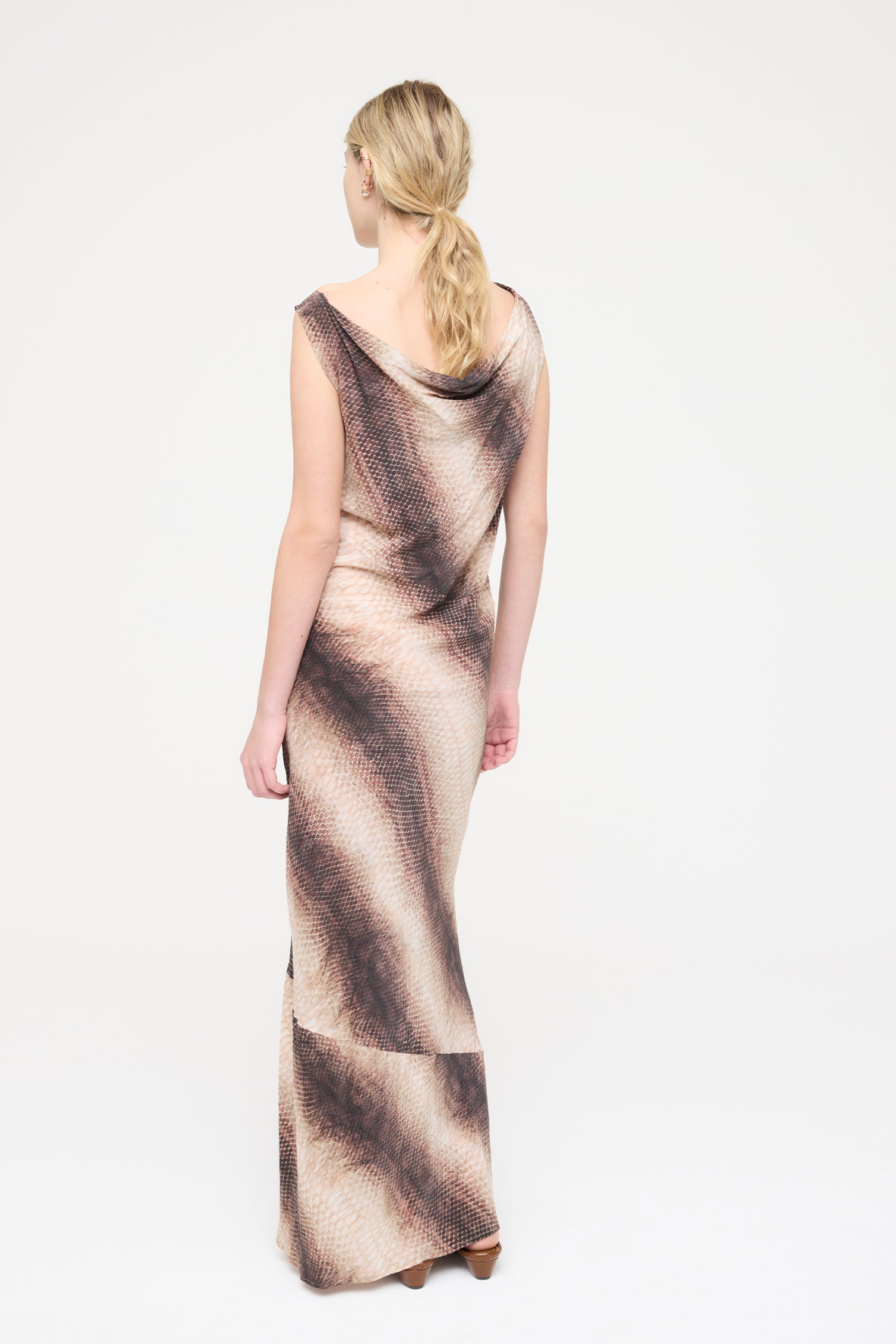 APHRODITE IN SNAKE, SS27