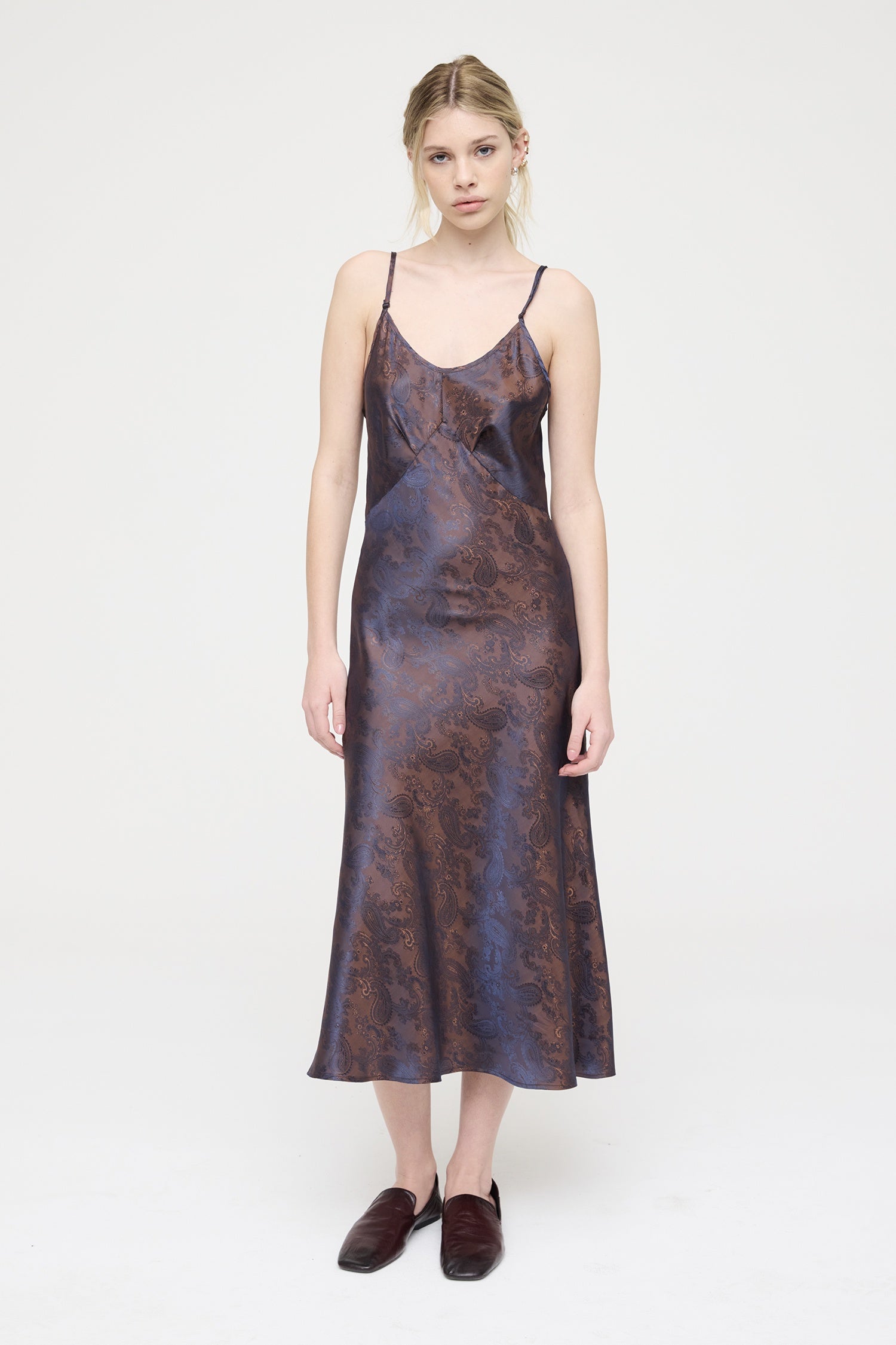 DIVINE IN BROWN PAISLEY, SS27