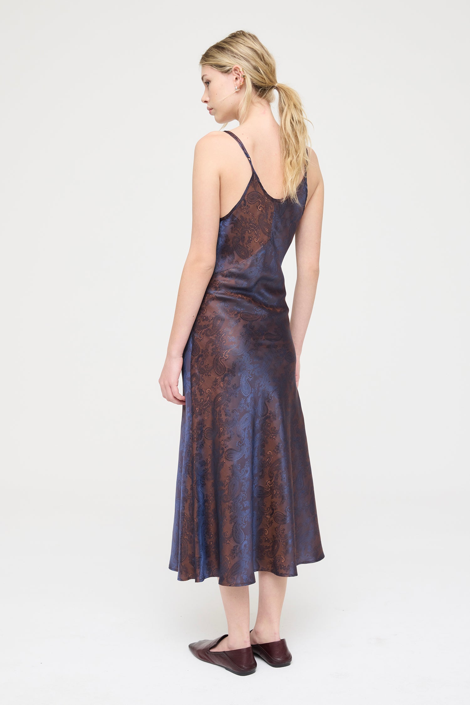 DIVINE IN BROWN PAISLEY, SS27