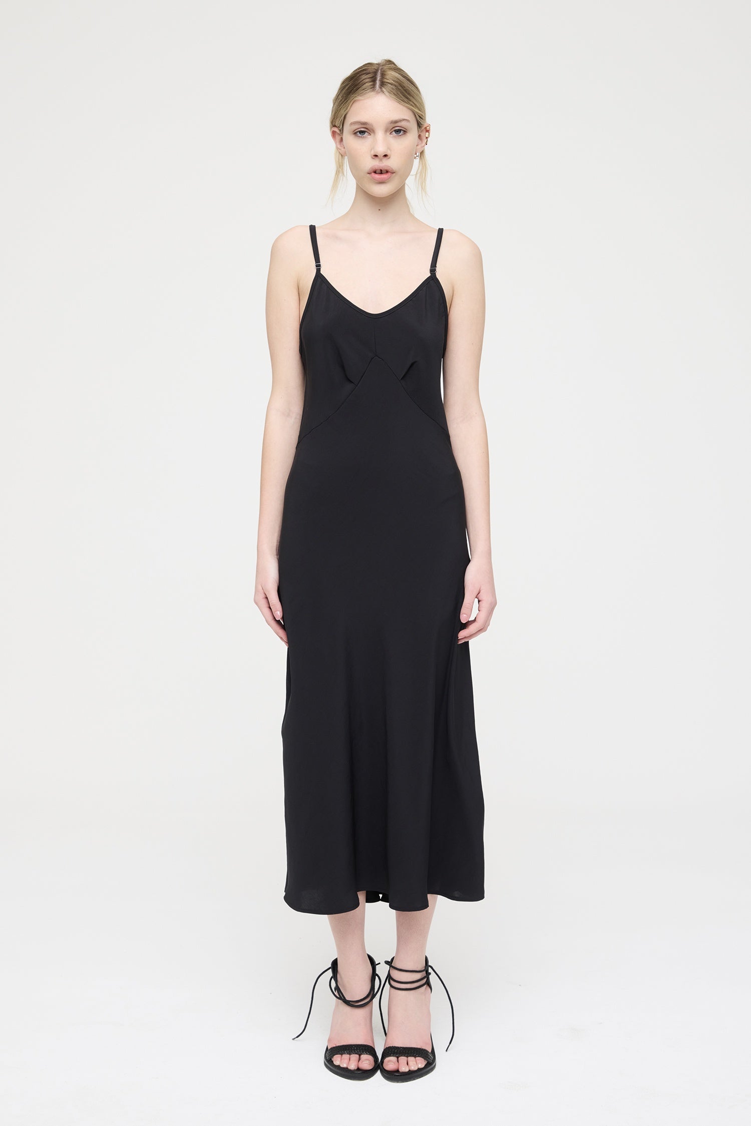 DIVINE IN ONYX MATTE, SS27
