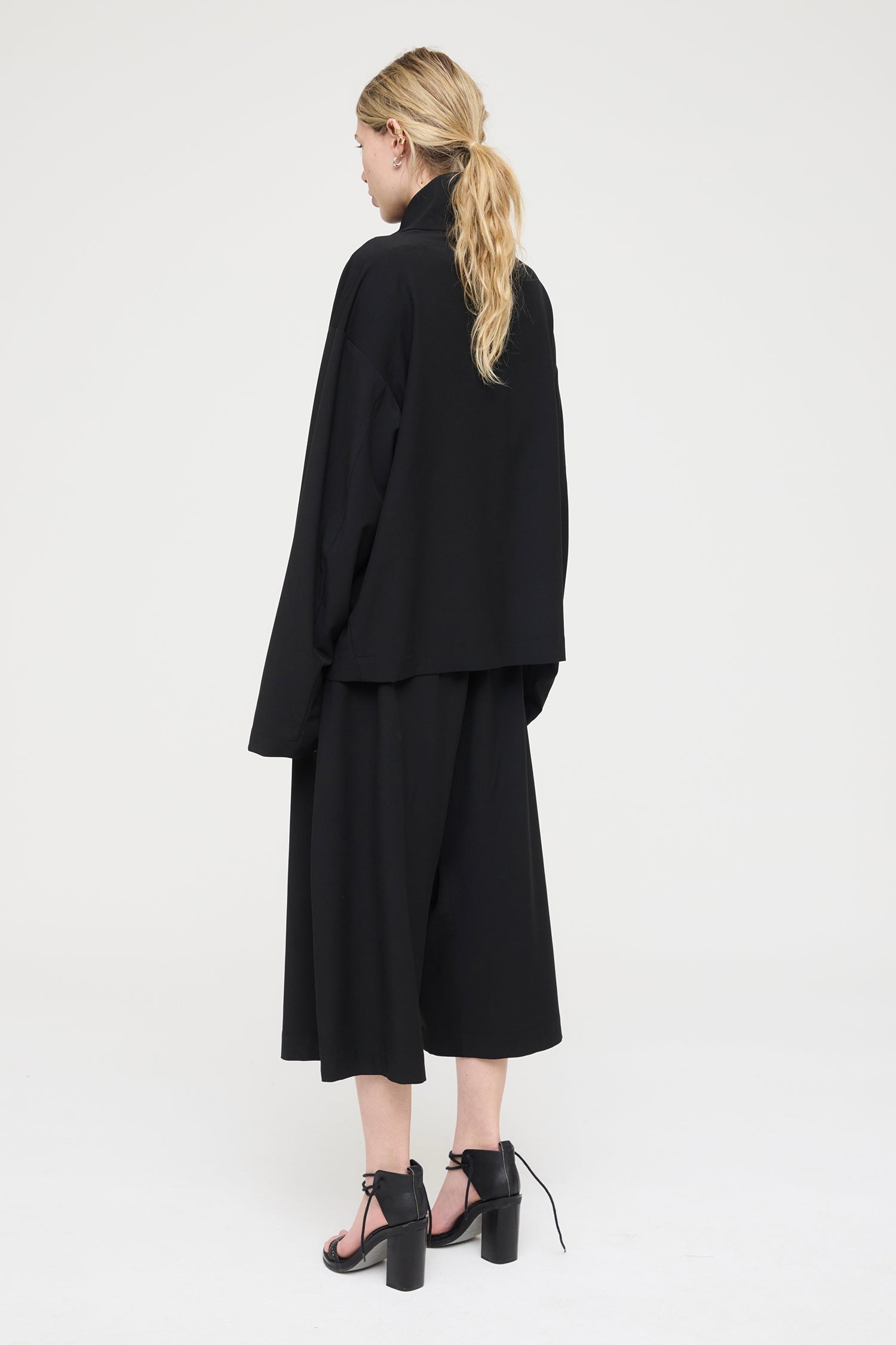 DOMAIN IN DEEP BLACK, SS27