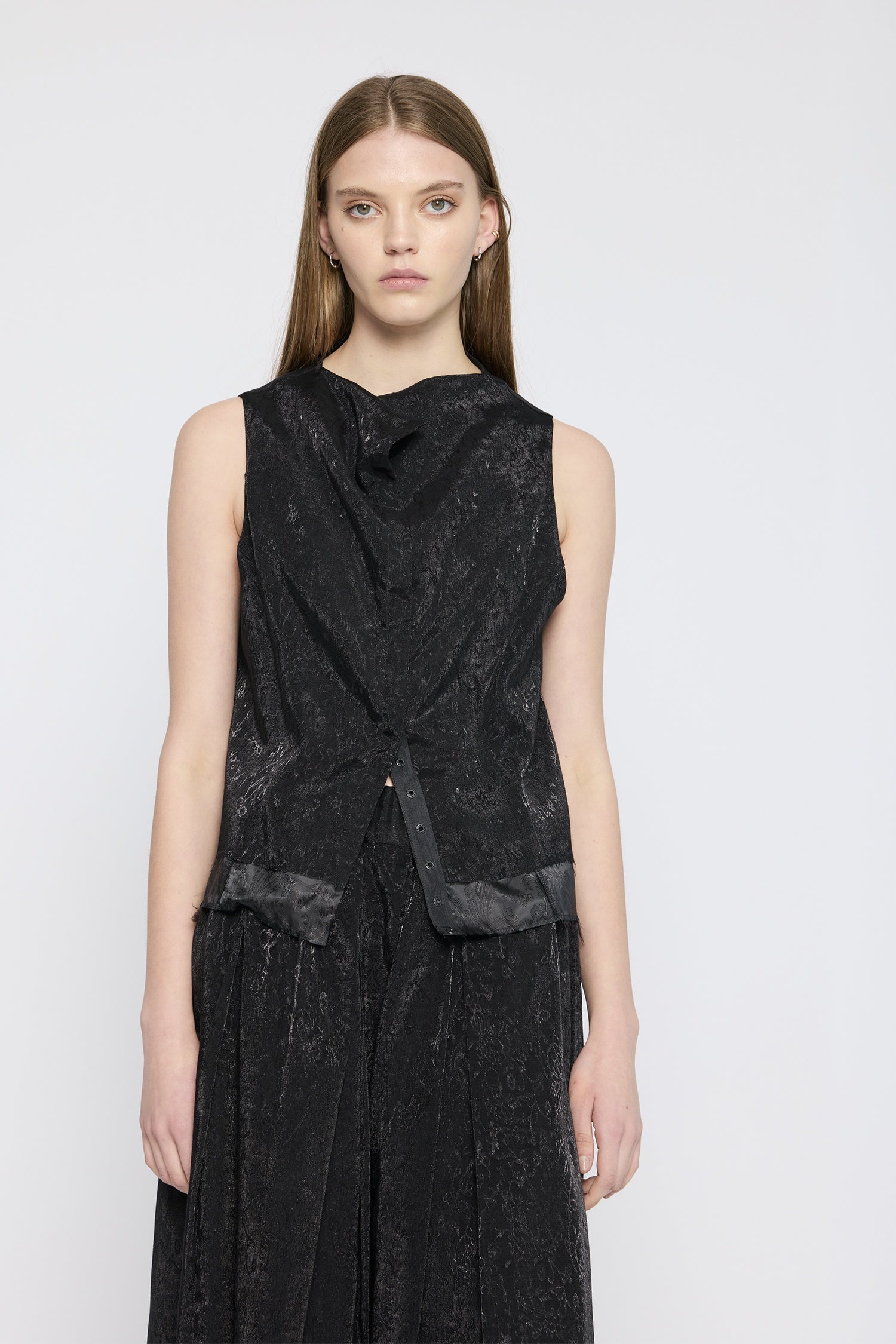 ELUSIVE IN SHIMMER, SS27