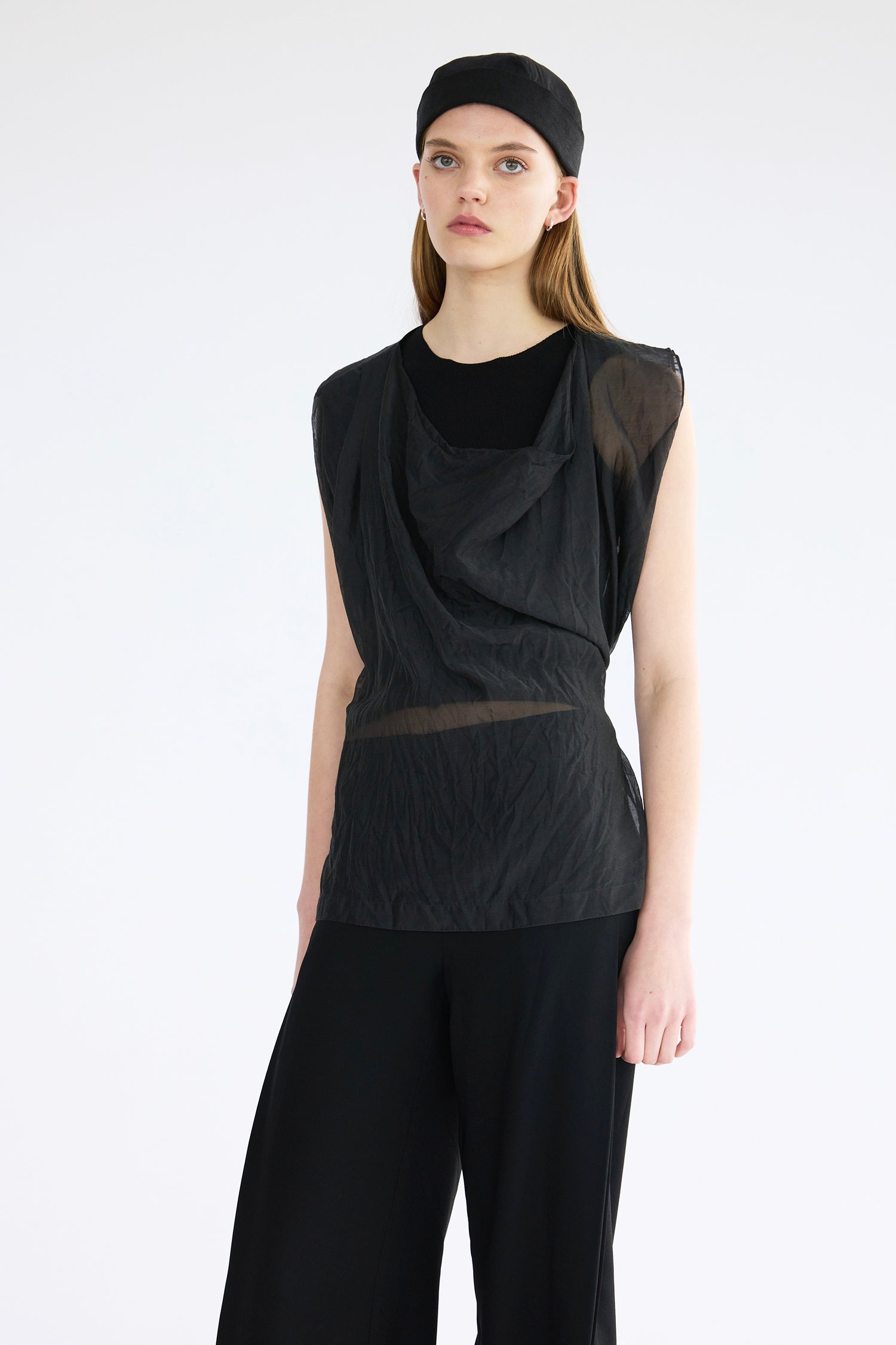 FEATHERLIGHT IN CHARRED, SS27