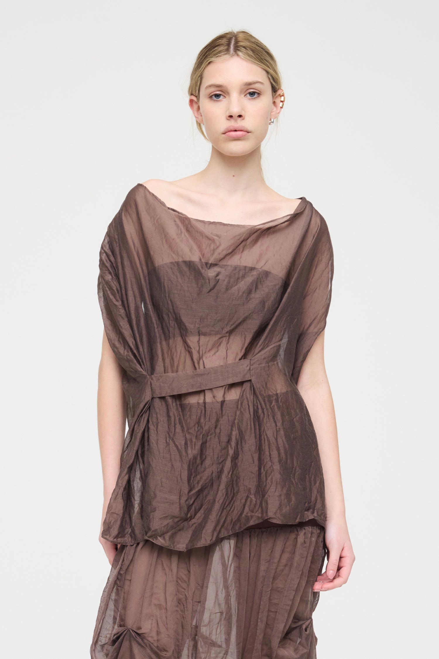FEATHERLIGHT IN COFFEE, SS27