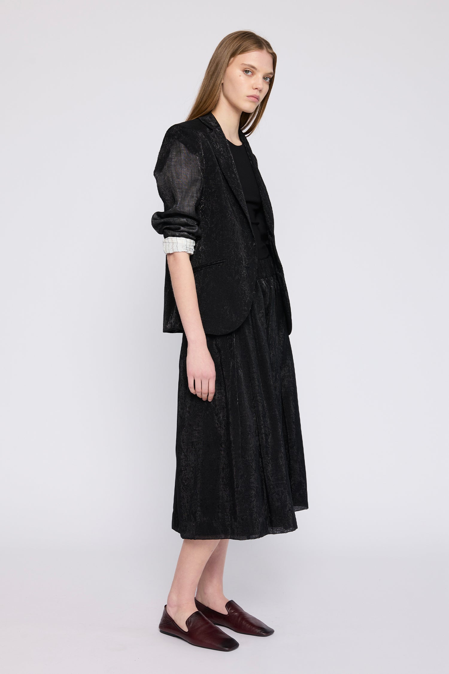 NOVEL IN SHIMMER, SS27