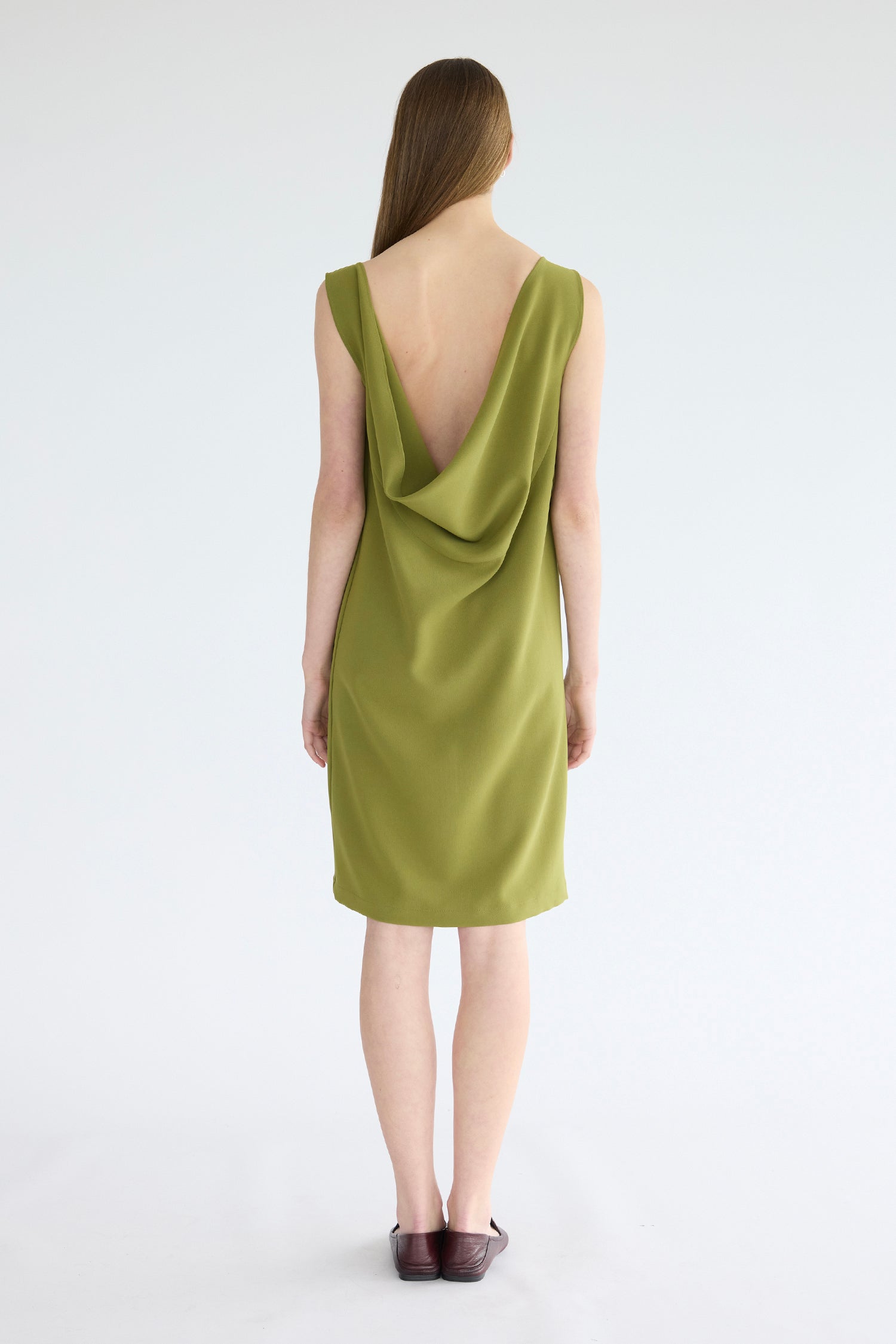 PARADE IN OLIVE, SS27