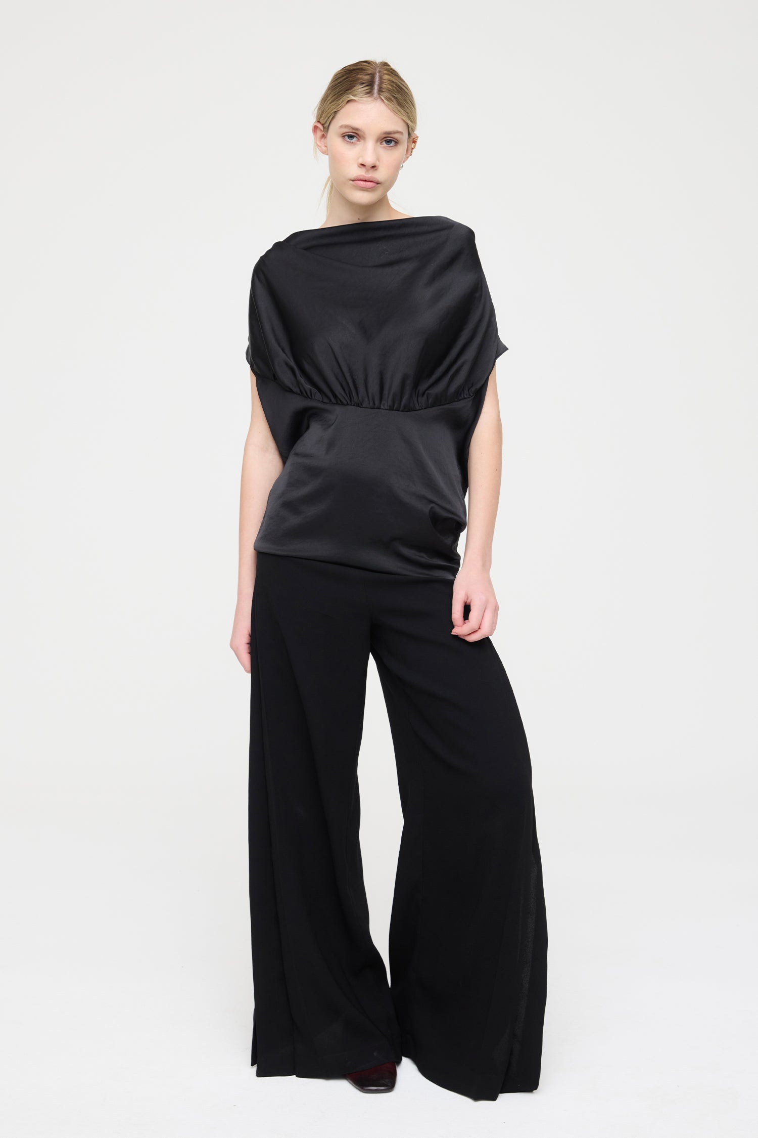SERAPHINE IN ONYX SHEEN, SS27