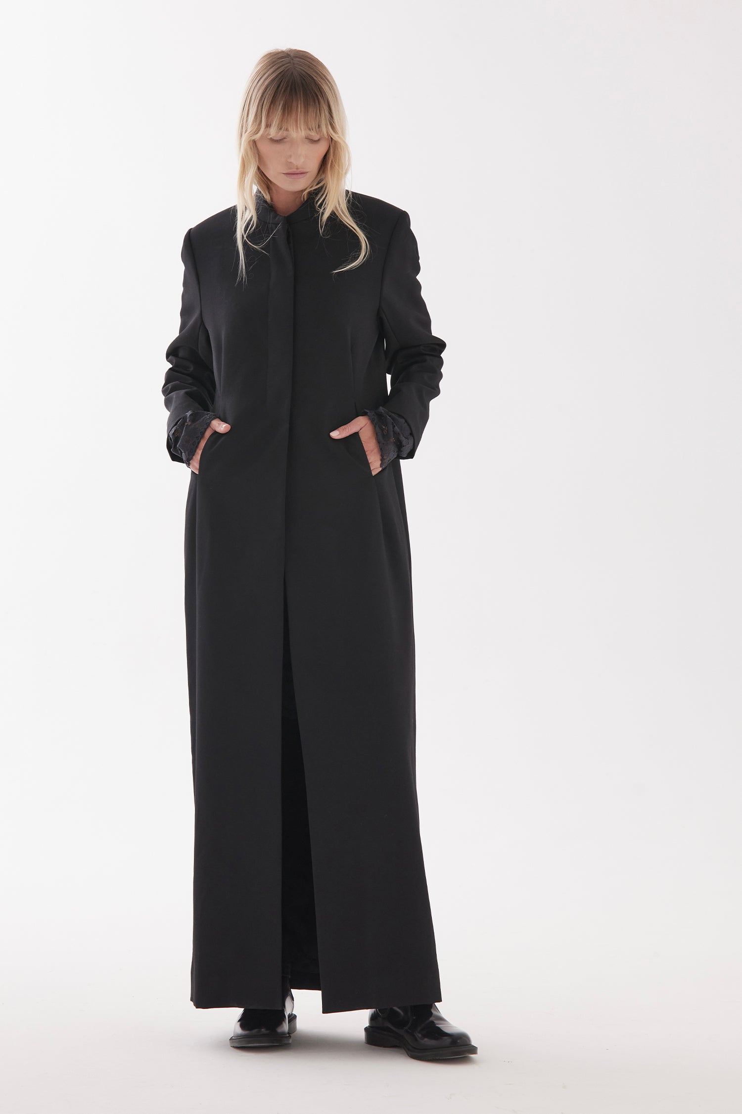 ADAGIO IN SUITBLACK, W25