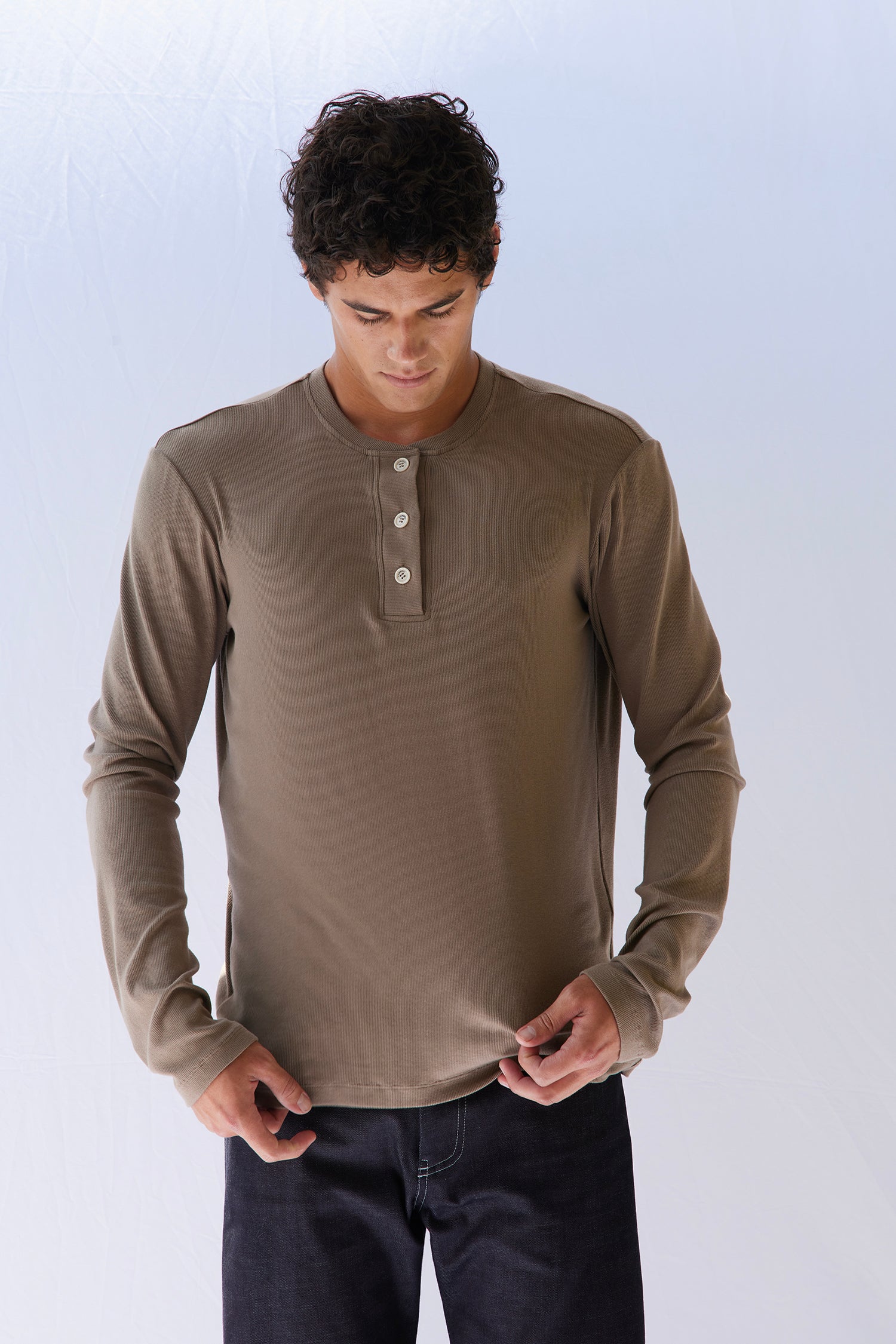 HENLEY IN BISCOTTI, W25