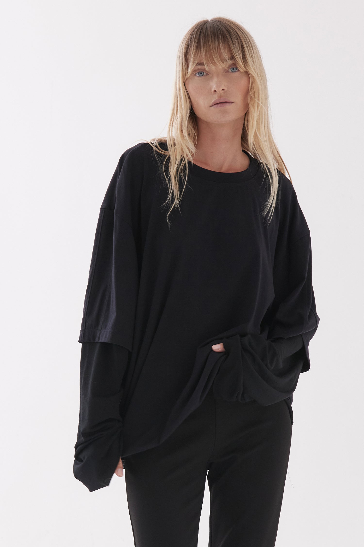 LAYER TEE IN BLACKEN (UNISEX), W25