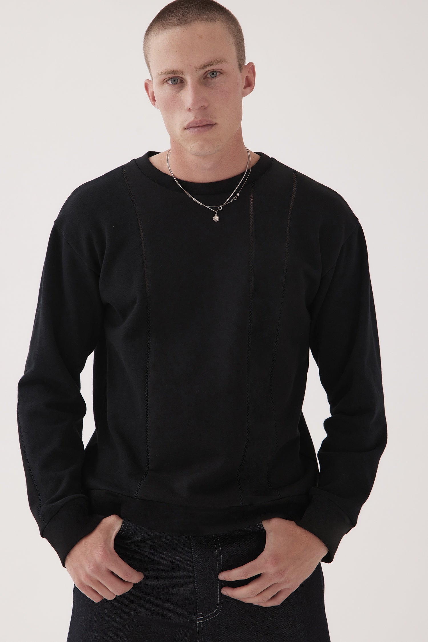 PANEL SWEAT IN BLACKOUT, W25