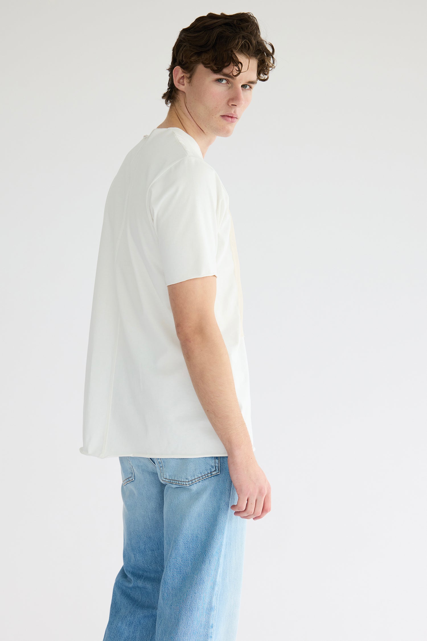 PARADIGM SS TEE IN  WHITE