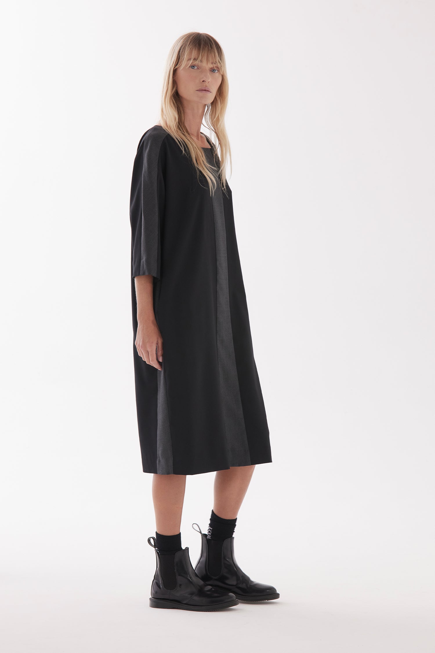 PARALLEL IN SUITBLACK, W25