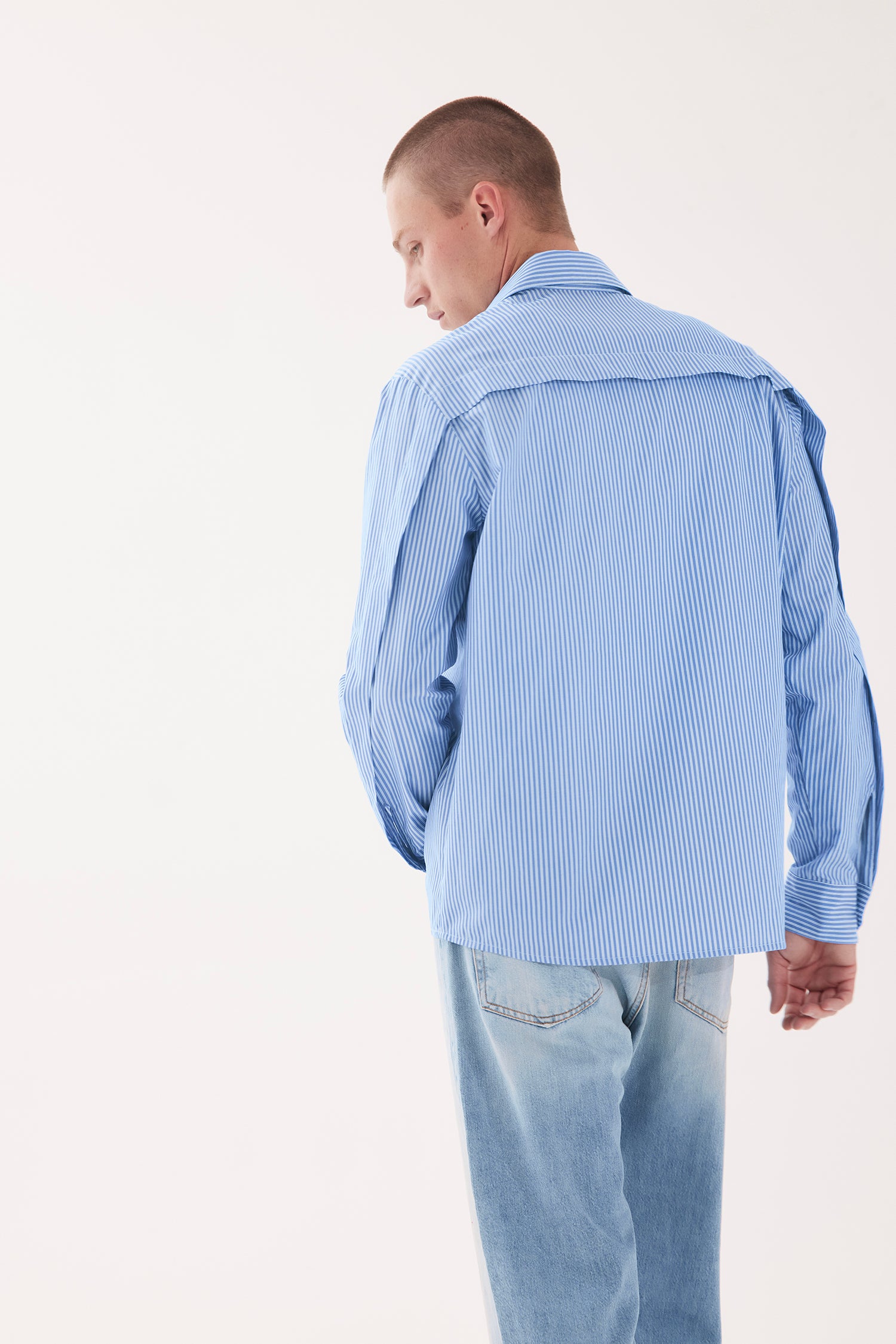 RIDGE IN SKYTRAIN, W25