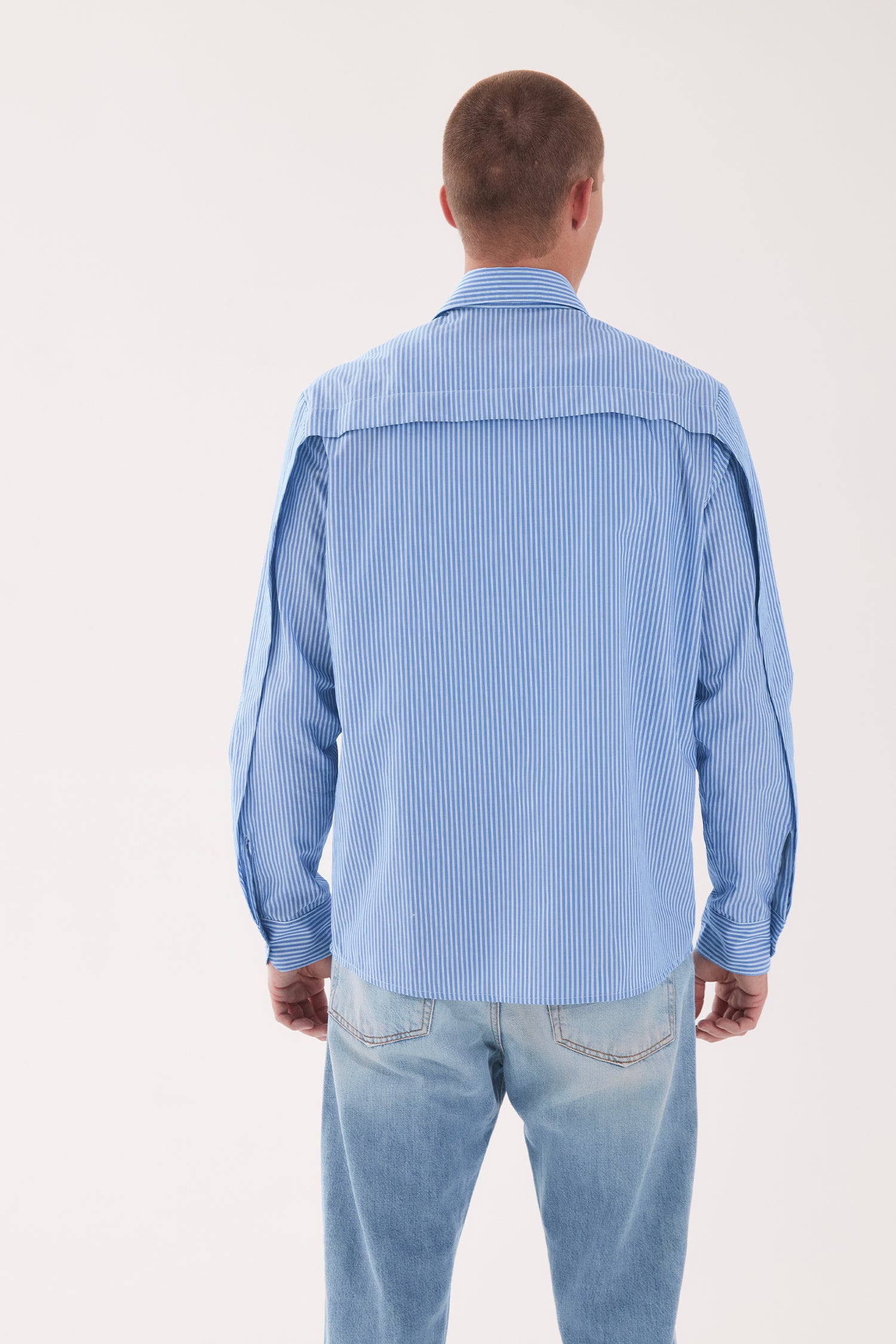 RIDGE IN SKYTRAIN, W25