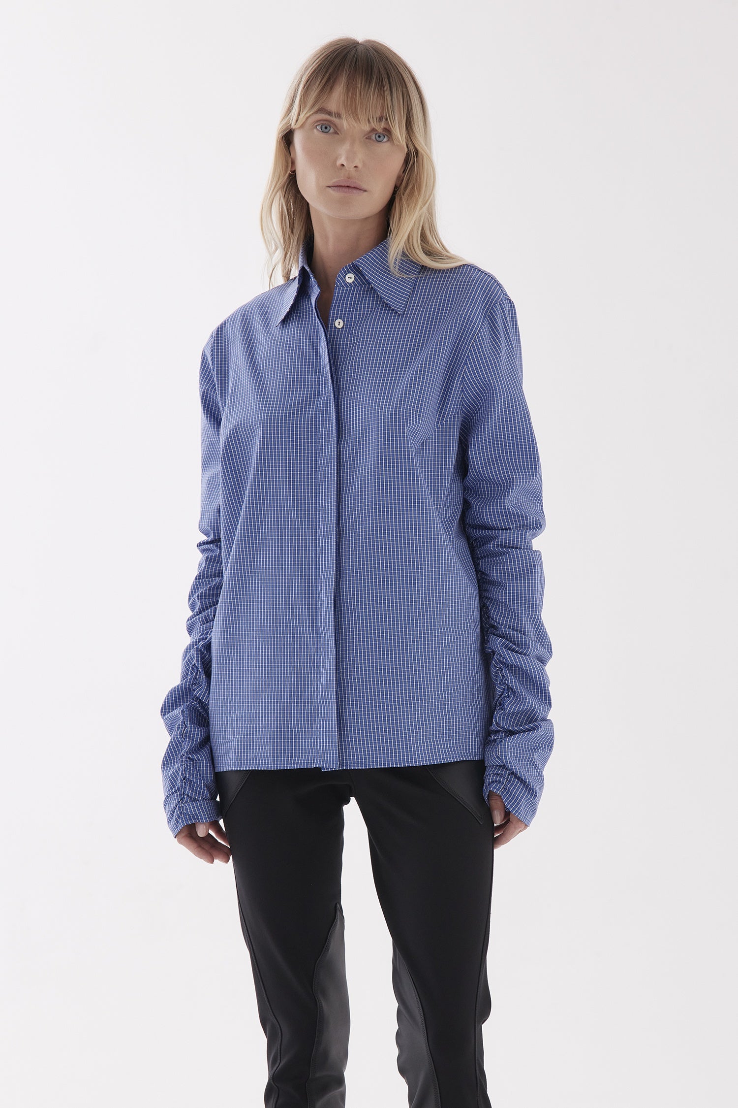 ROUCHED IN CHECKPOINT, W25