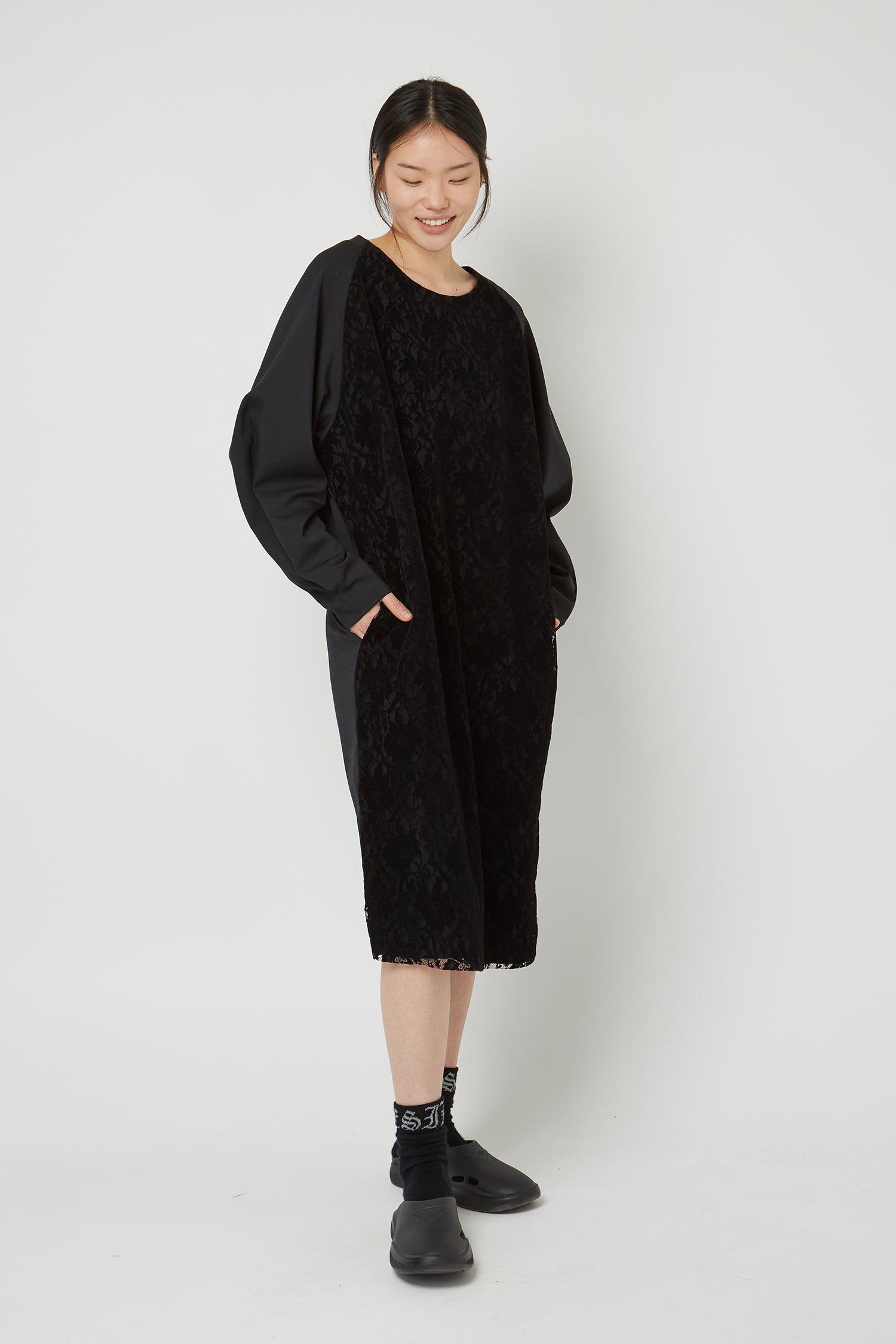 TEMPO IN SUITBLACK, W25