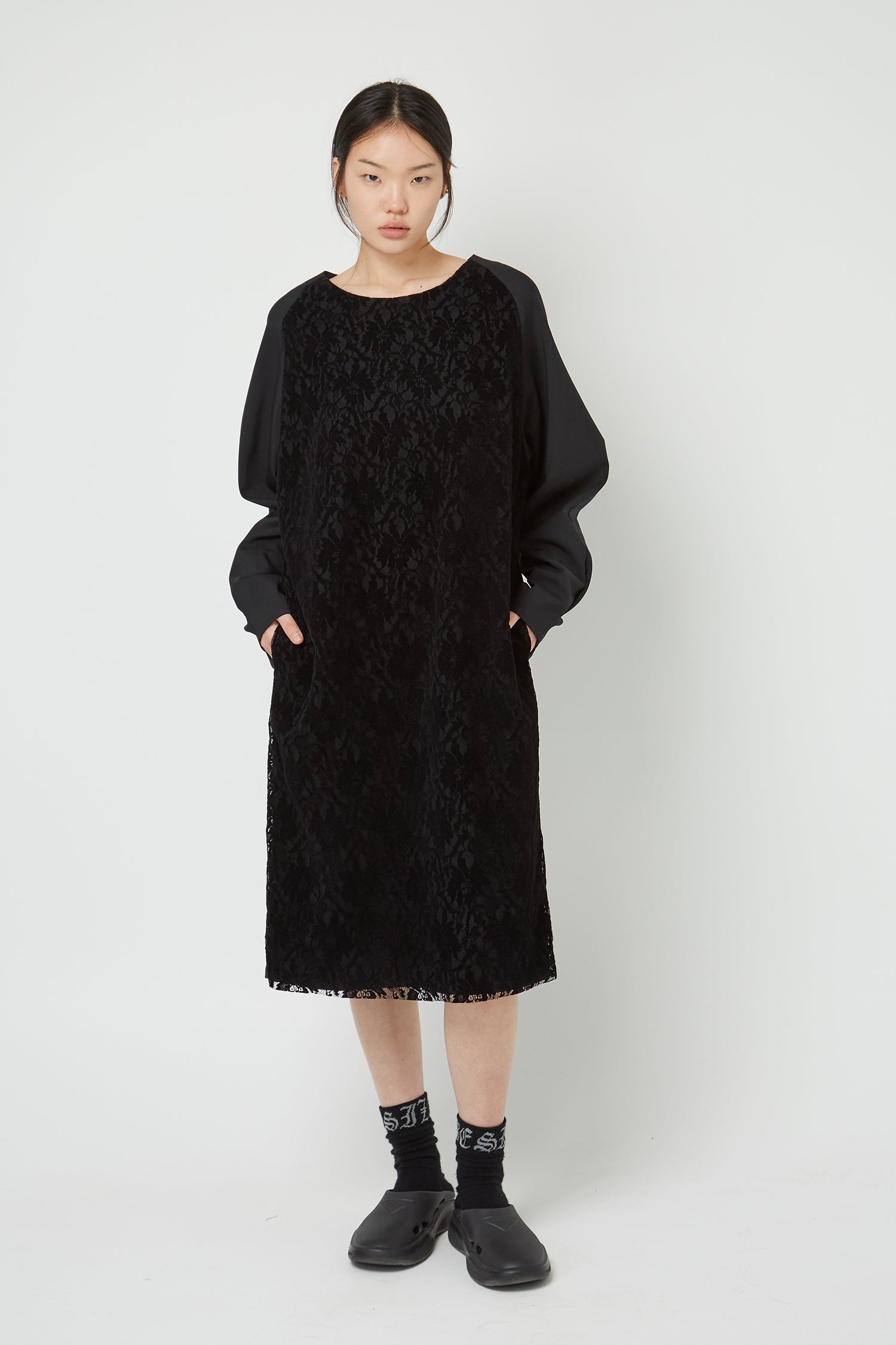 TEMPO IN SUITBLACK, W25