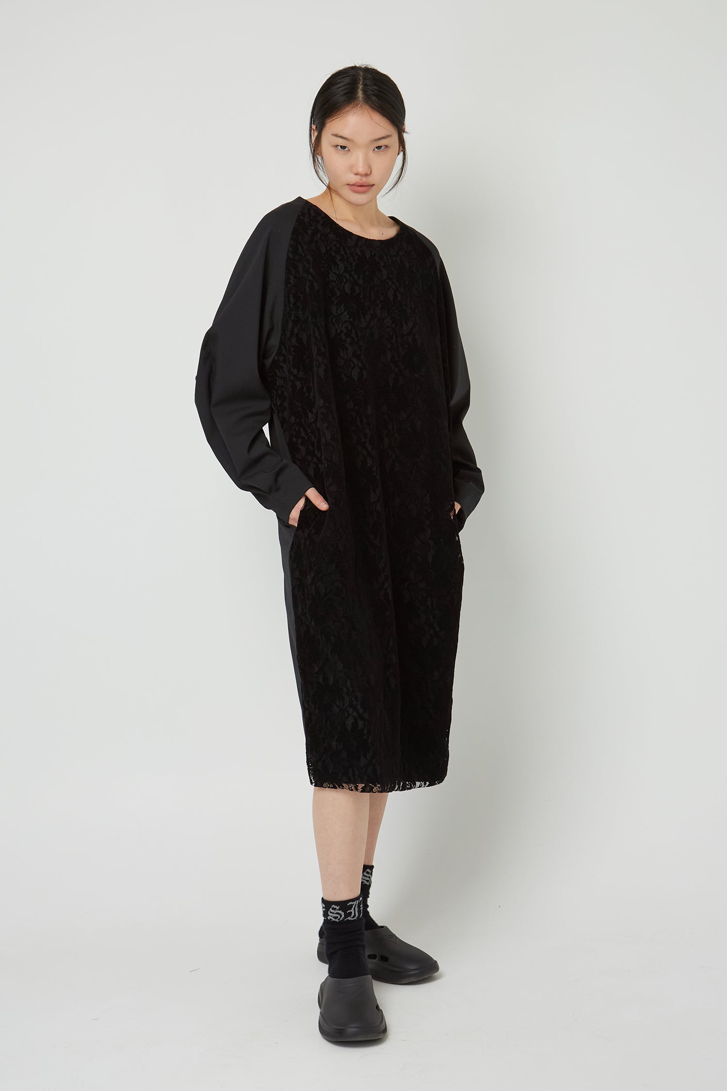 TEMPO IN SUITBLACK, W25