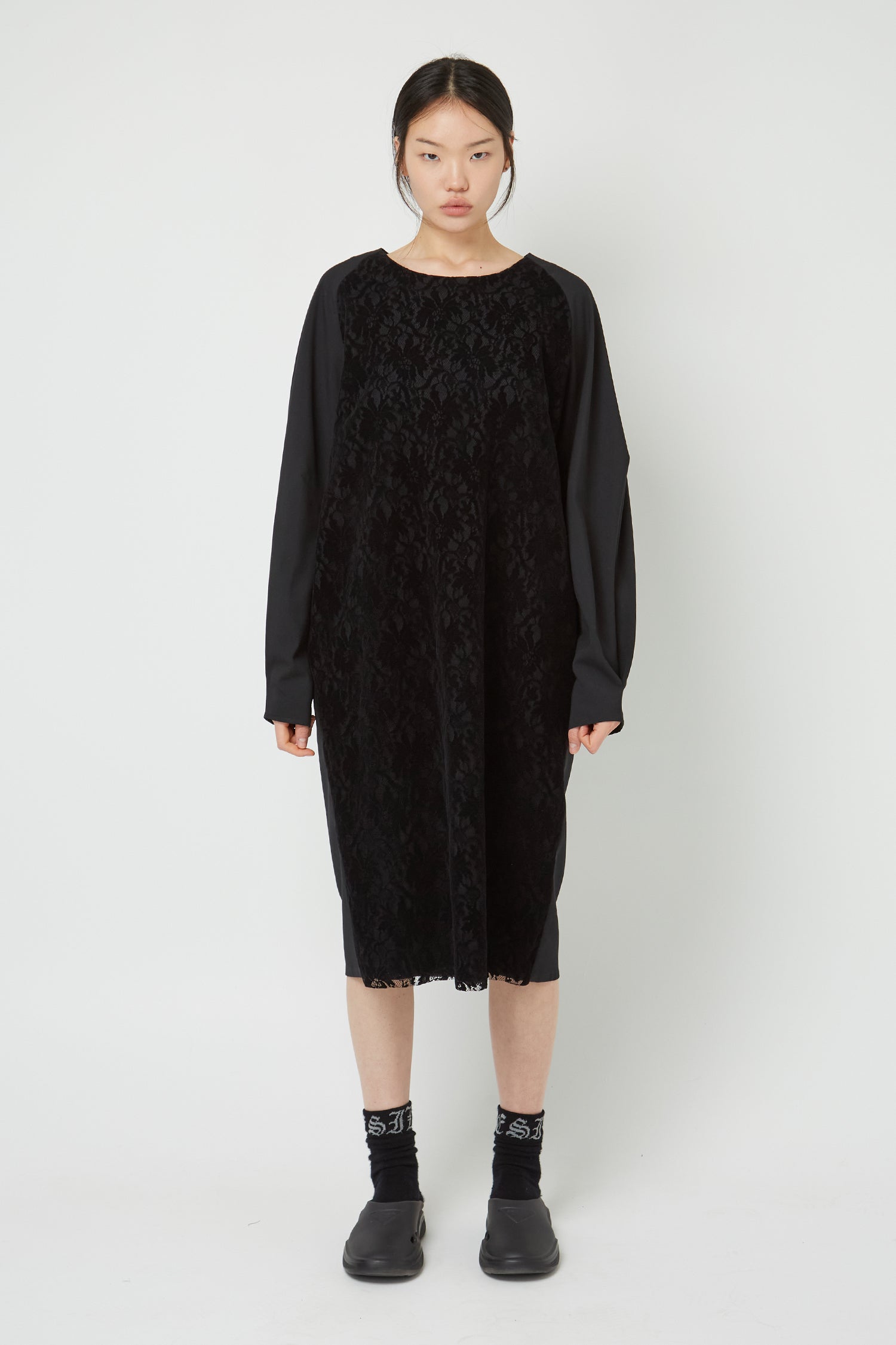 TEMPO IN SUITBLACK, W25