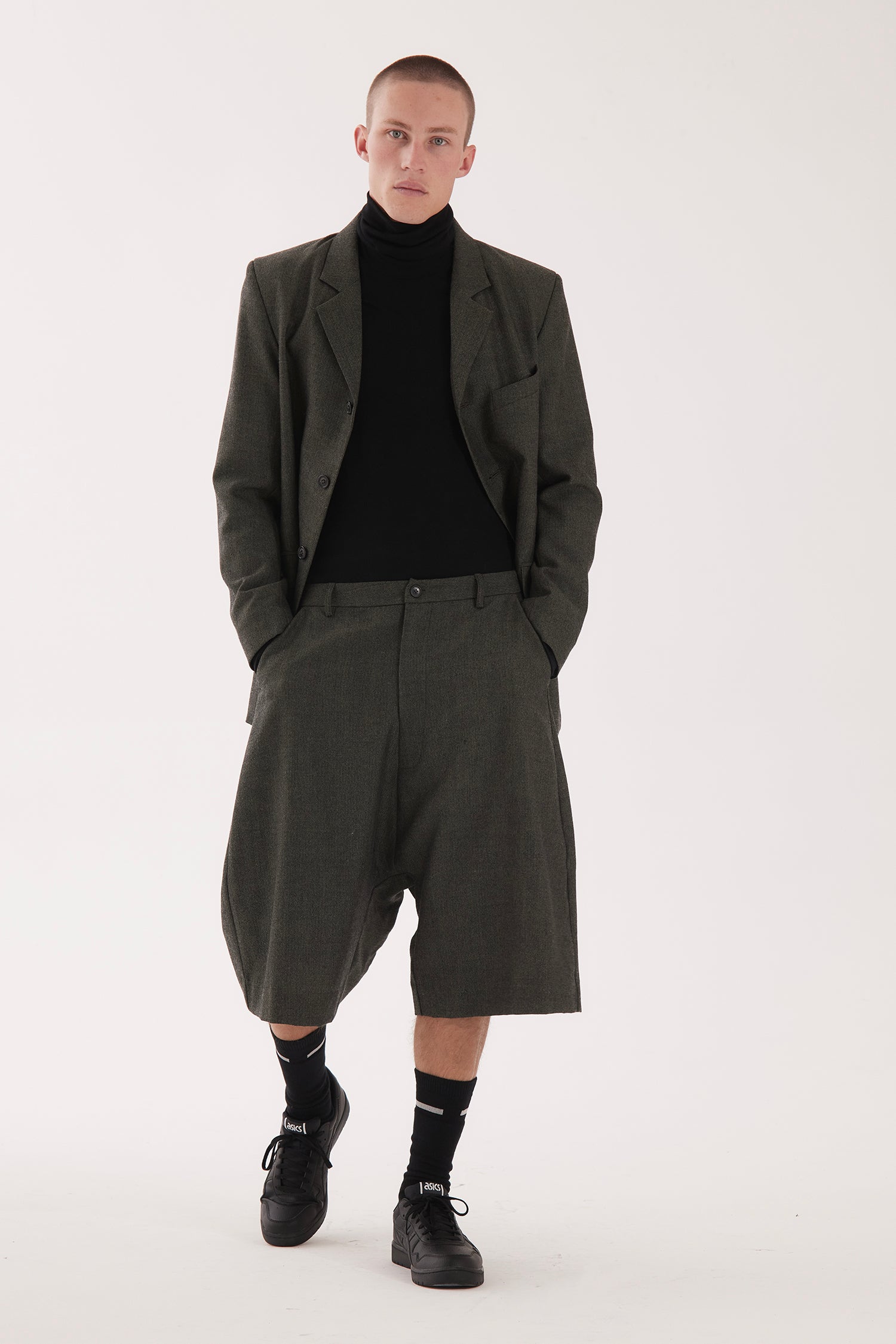 THE AUTEUR IN HERRINGBONE, W25