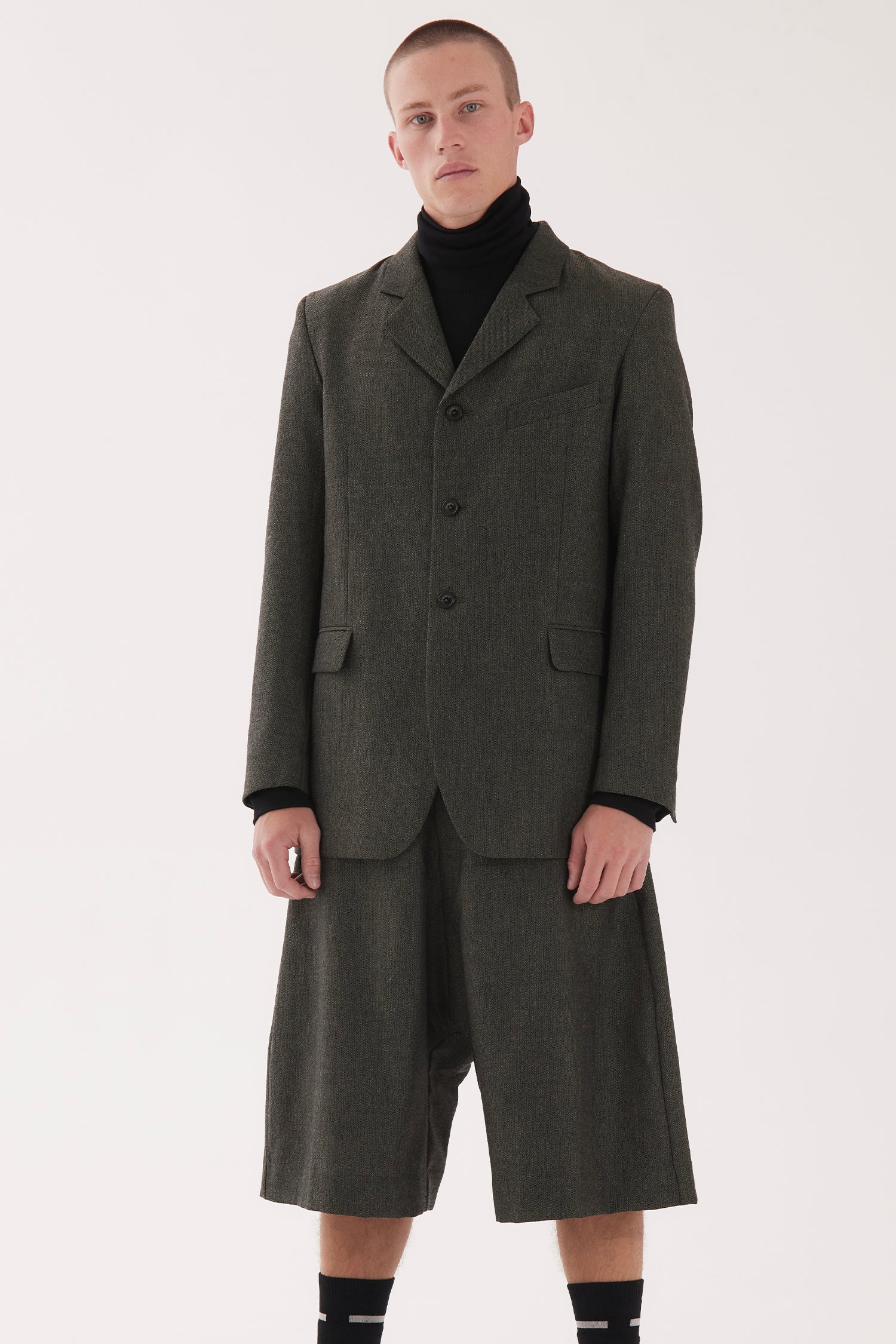 THE AUTEUR IN HERRINGBONE, W25