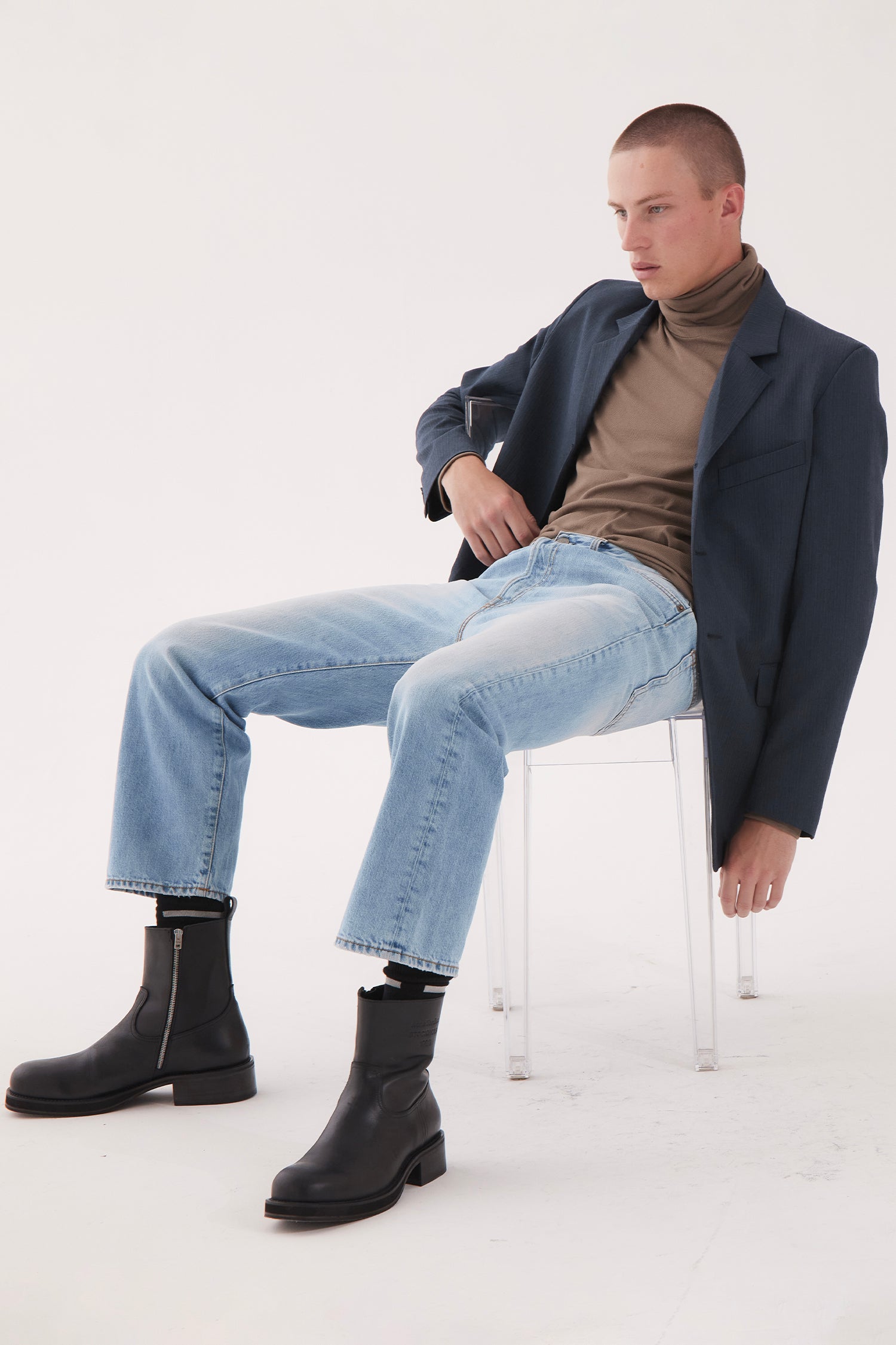 THE AUTEUR IN PINSTRIPE, W25