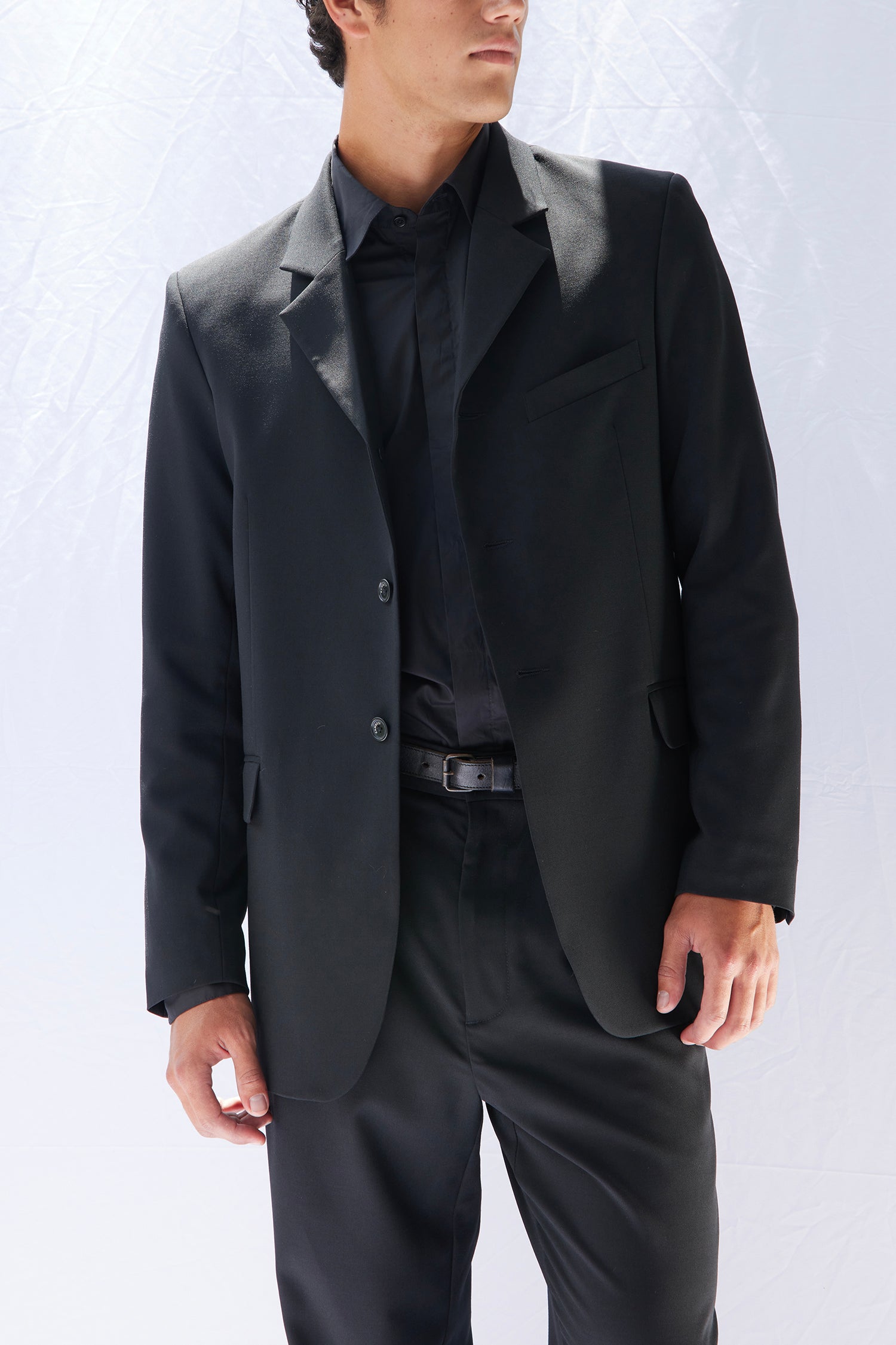 THE AUTEUR IN SUITBLACK, W25