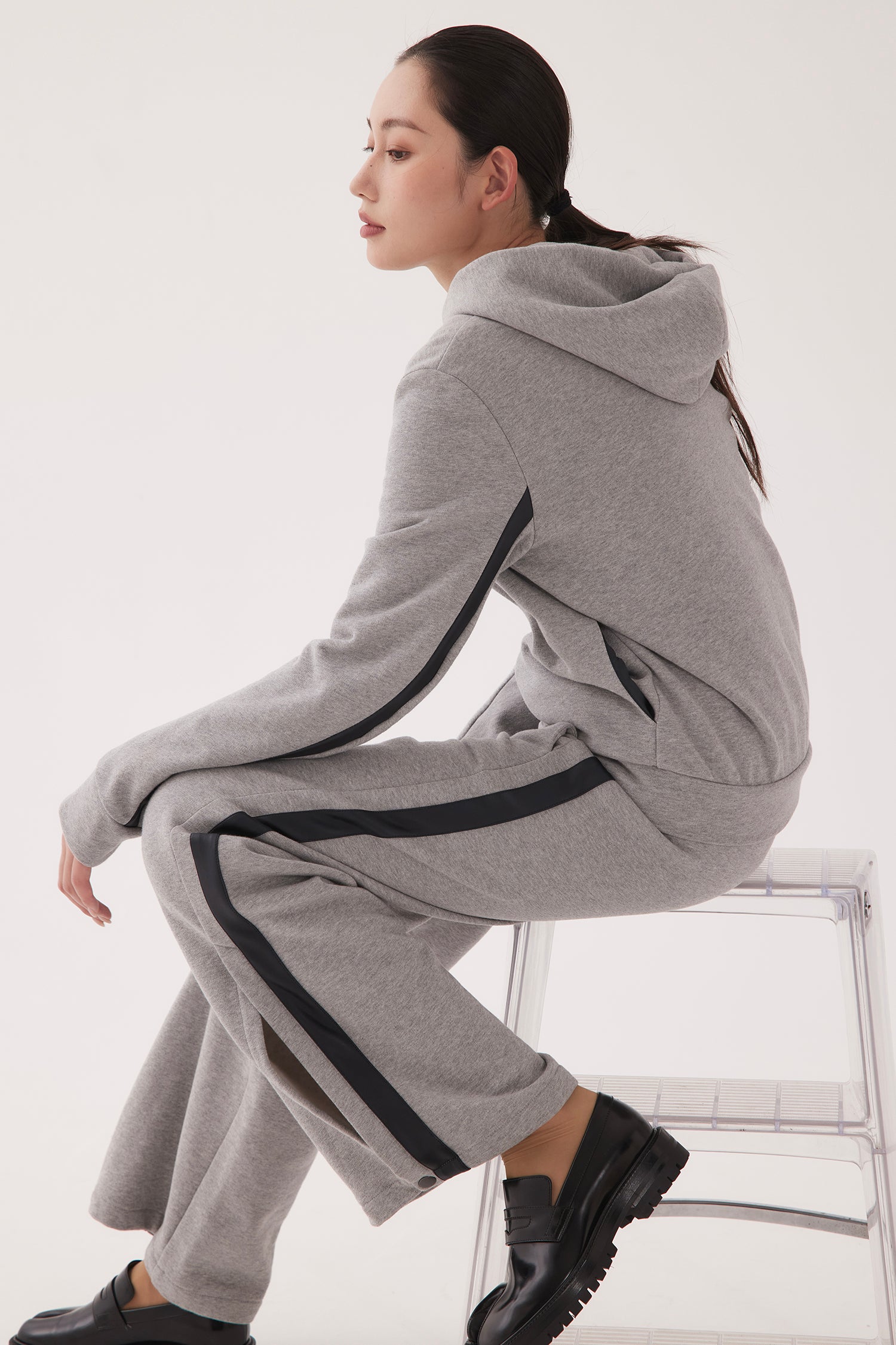 ZIP HOODIE IN CEMENT, W25