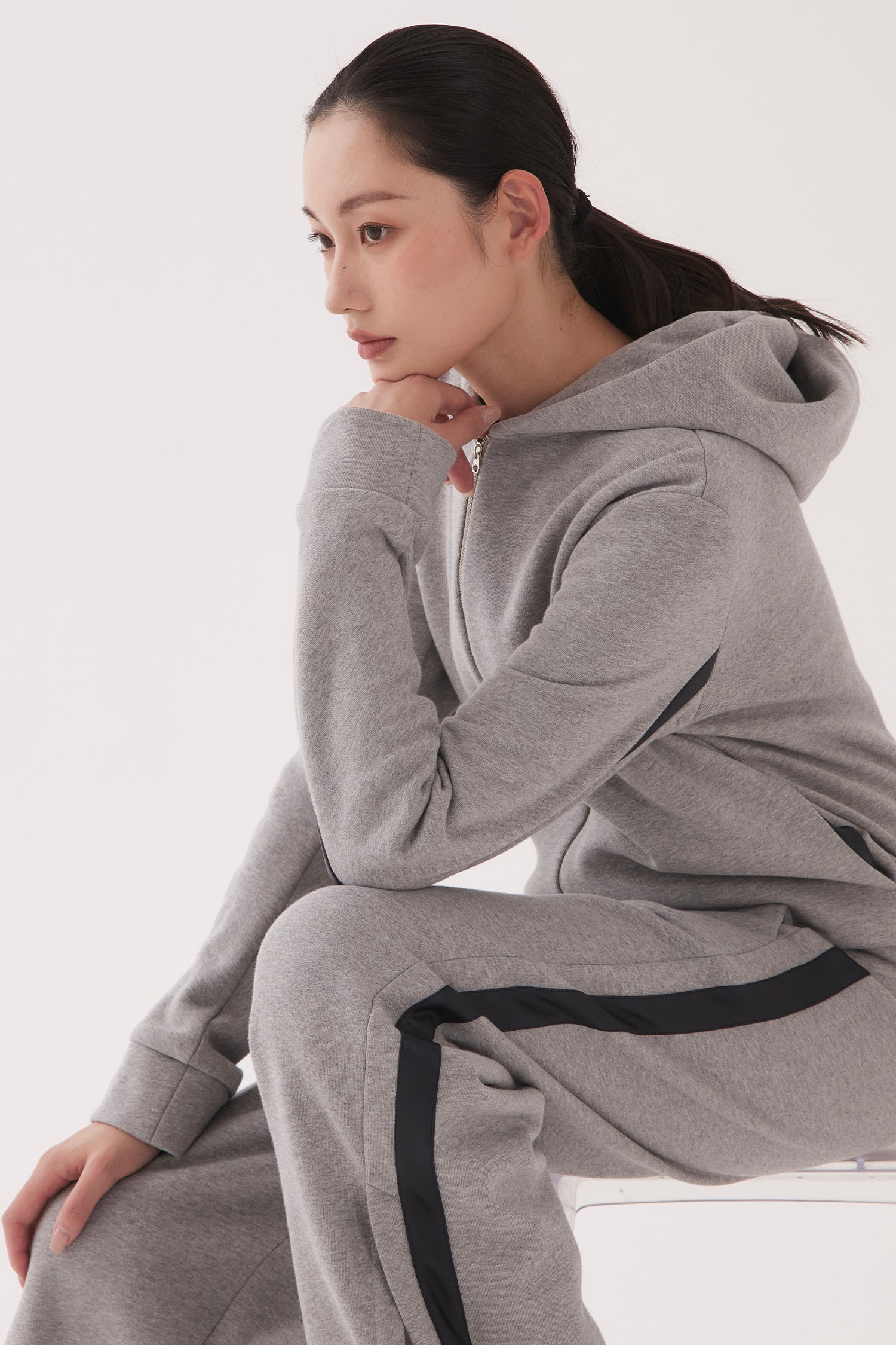 ZIP HOODIE IN CEMENT, W25