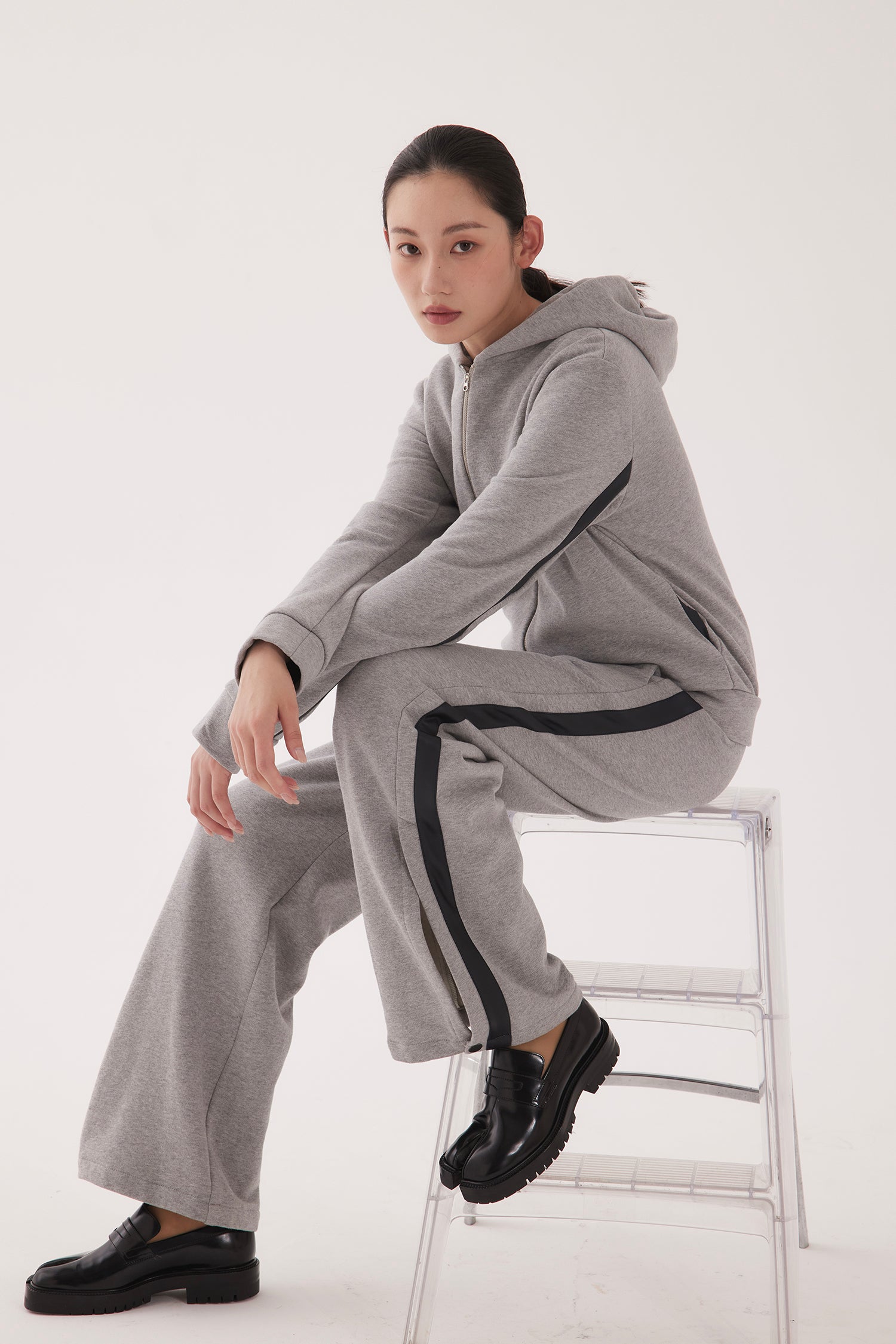 ZIP HOODIE IN CEMENT, W25