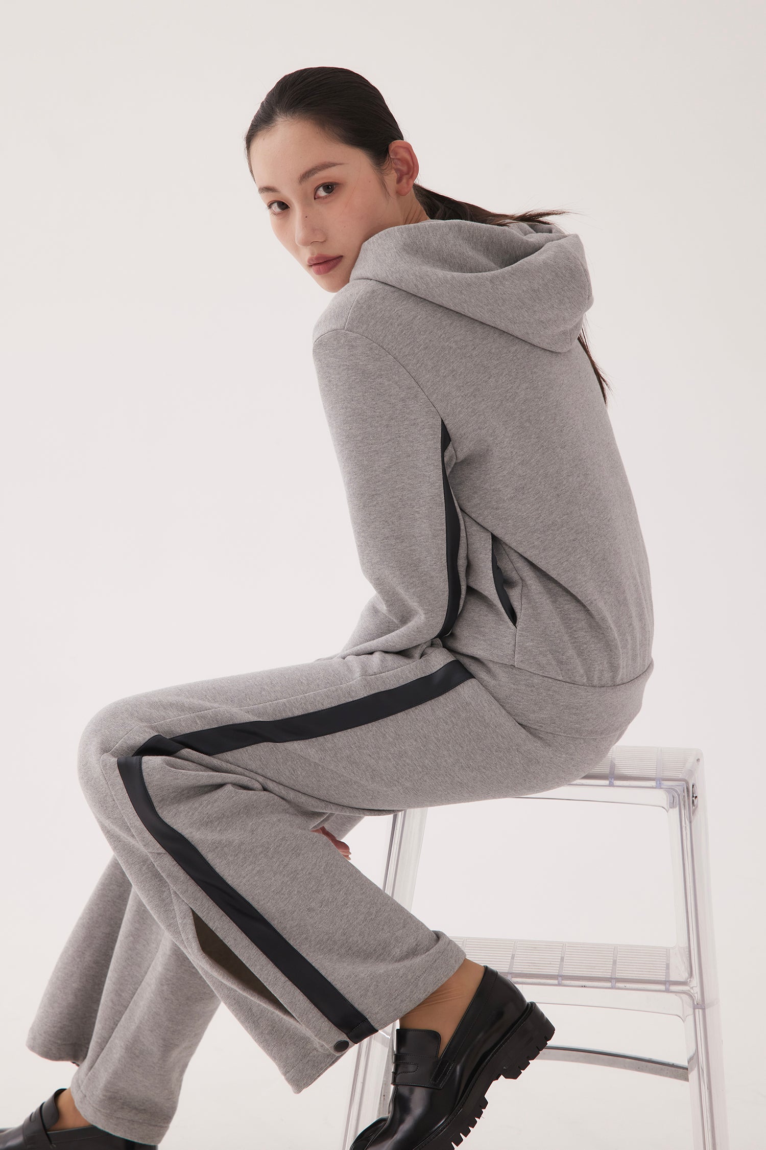 ZIP HOODIE IN CEMENT, W25